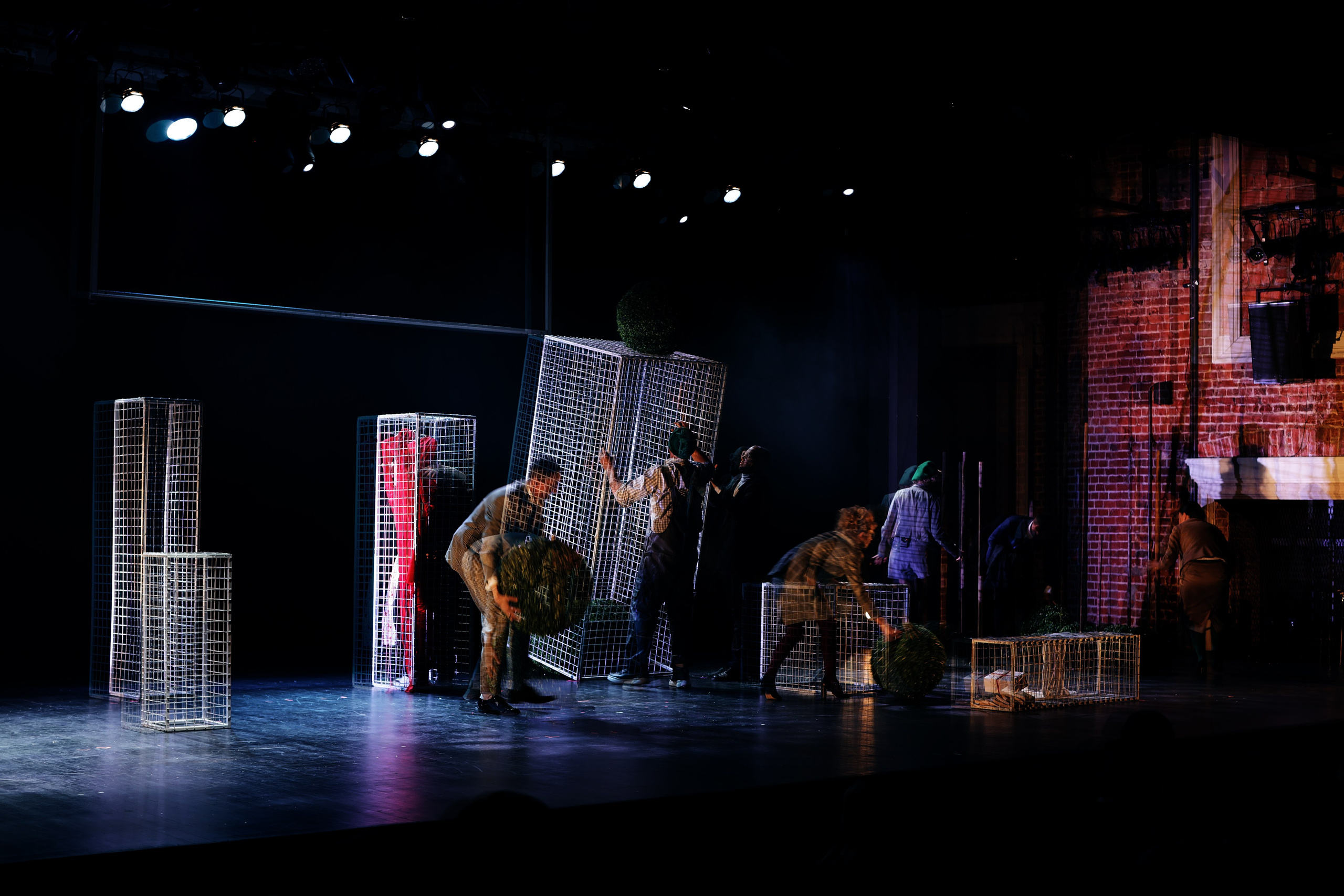 Спектакль «Дикарь», Театр «Сначала-Сначала театр» (цвет). Наталья Алексеенко. Фотохудожник в Москве. Репортаж, портрет, стрит