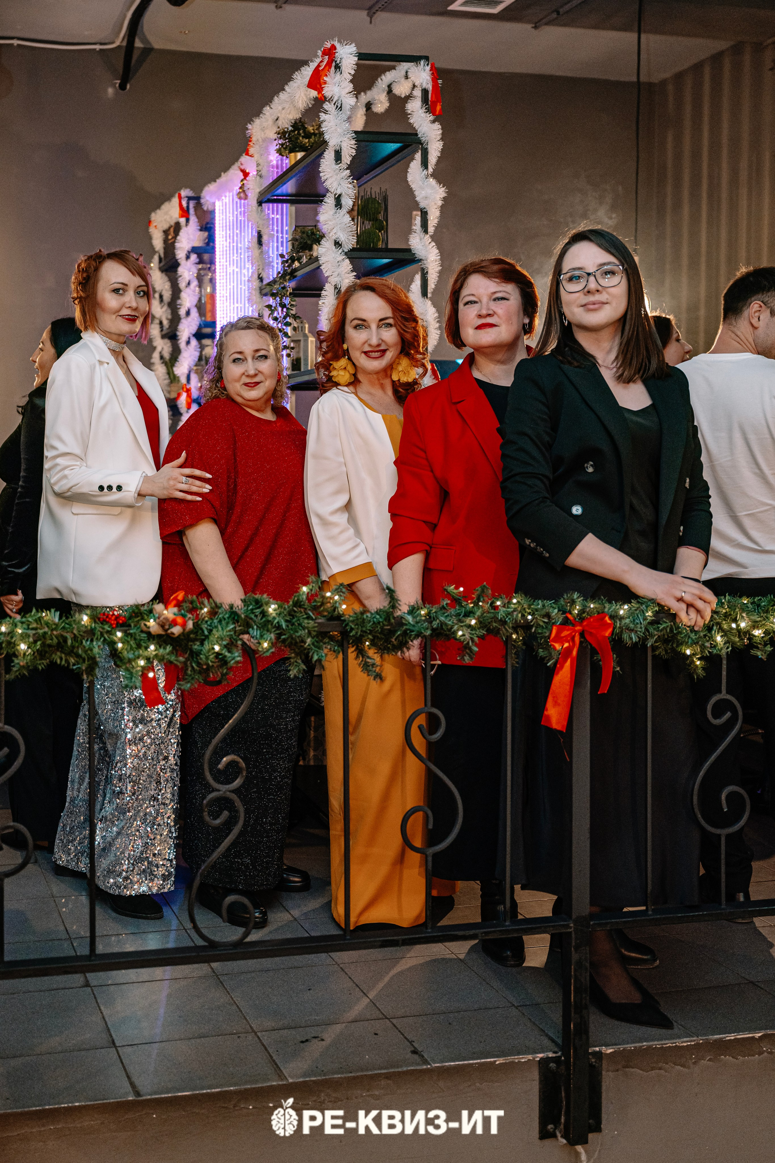 Реквизит — квиз в Зеленодольске и Волжске ZR cafe. Свадебный фотограф в Казани, и Зеленодольске Радик Мухаметов