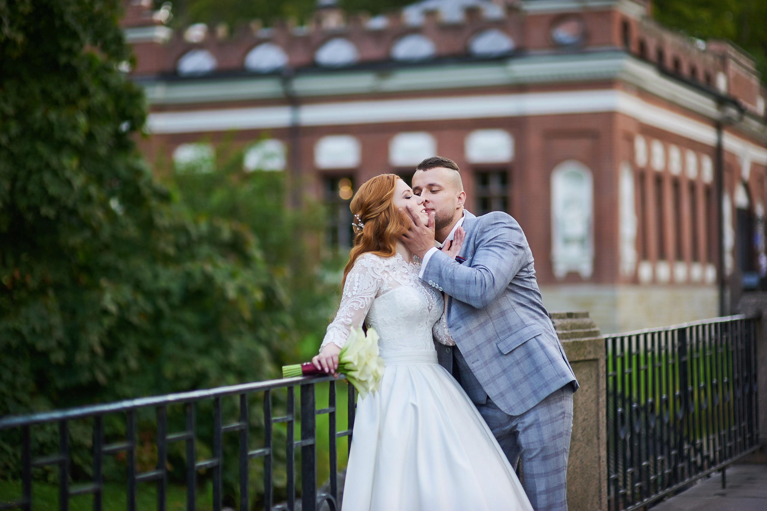 Красивейшая свадебная прогулка для проведения фотосессии своей свадьбы по Екатерининскому парку в Пушкине Наталии и Александра. Портретный, семейный и свадебный фотограф в Санкт-Петербурге и в Пушкине Ширяев Денис