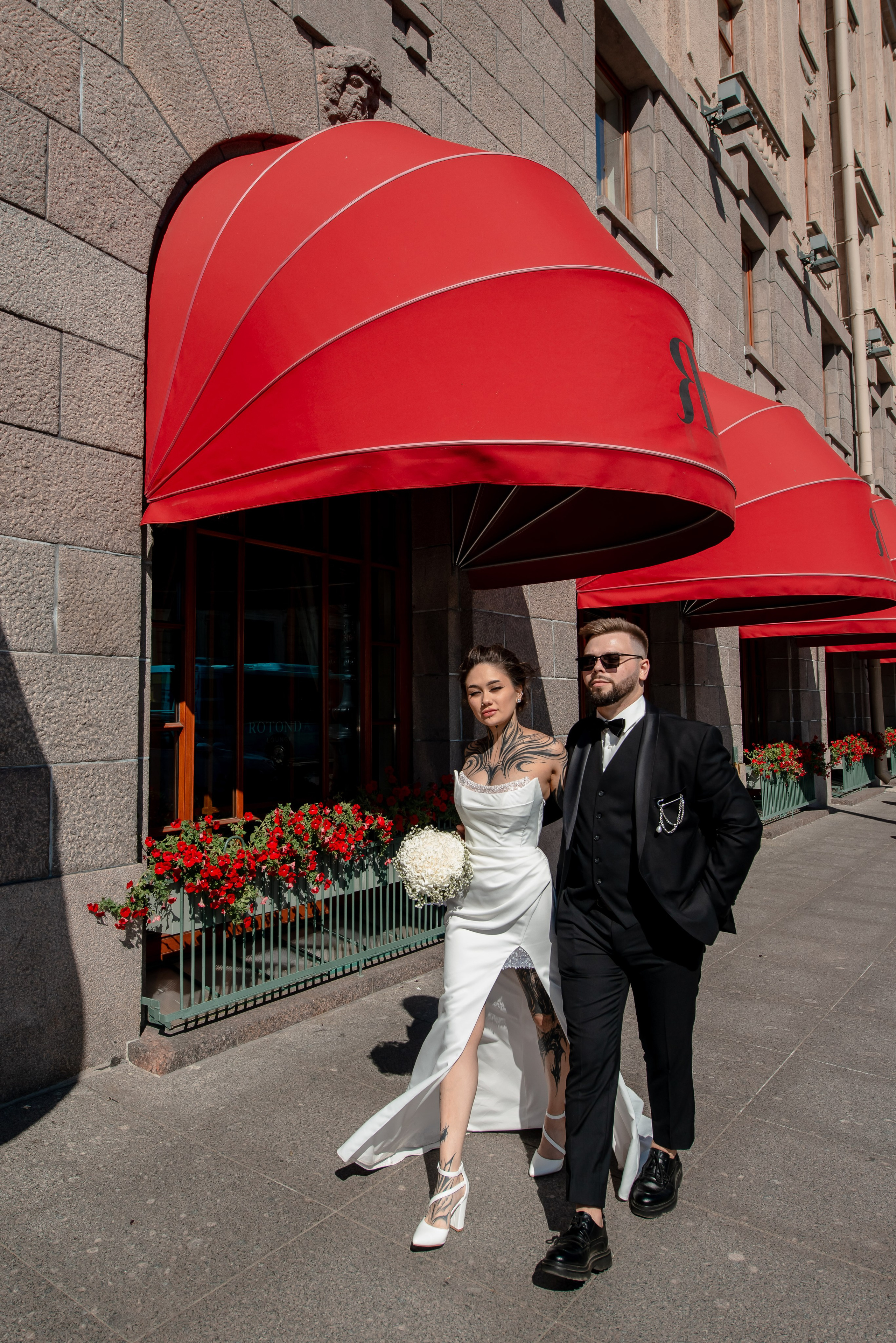 Диана и Евгений (маршрут № 1 в Питере: Исаакиевская площадь, красные маркизы Астории, набережная Мойки, Дворец Штиглица и Летний сад). Портретный, семейный и свадебный фотограф в Санкт-Петербурге и в Пушкине Ширяев Денис