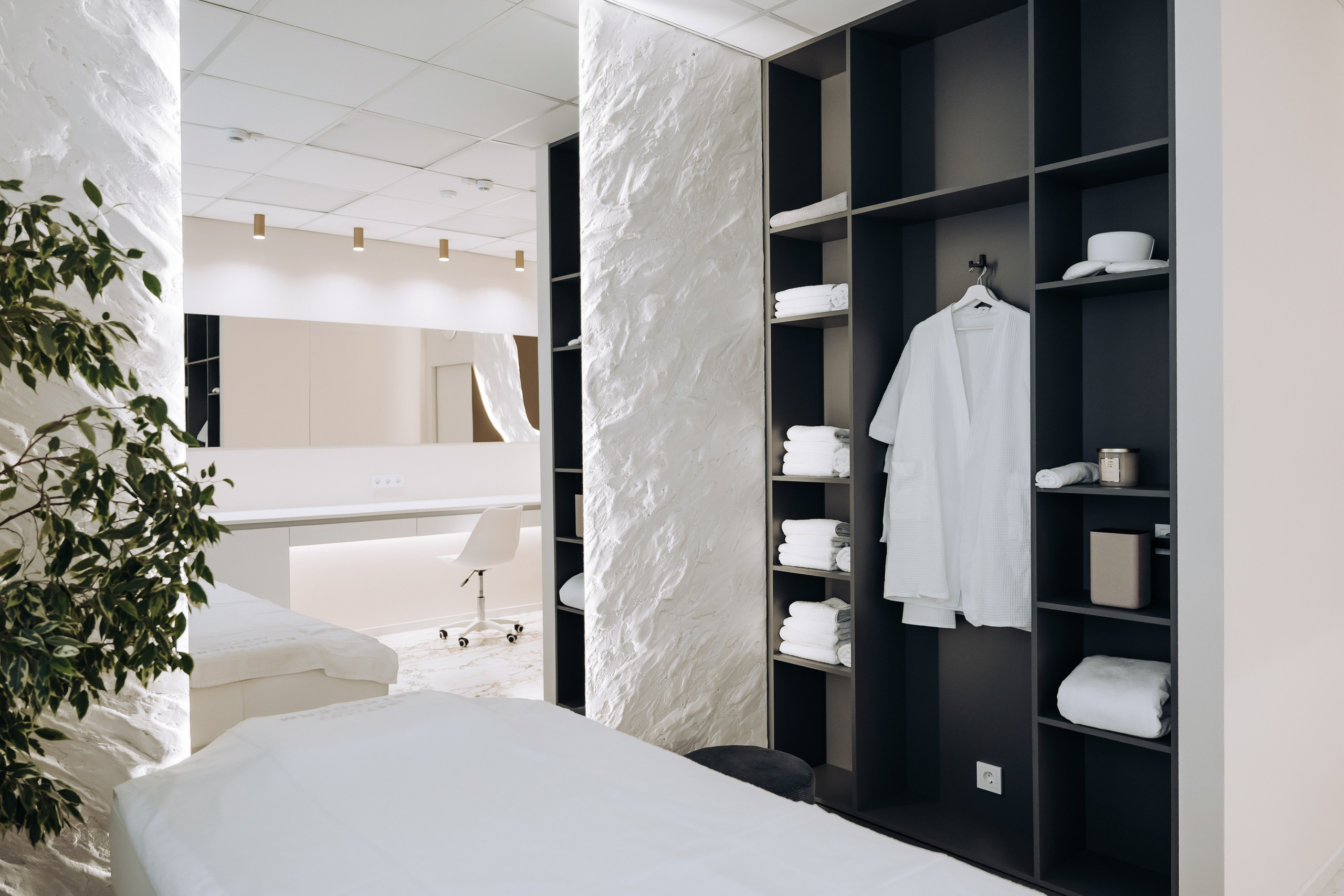 Дизайнер премиального интерьера Екатерина Левочкина (салон красоты и спорт клуб). Свадебный и семейный фотограф Волгоград