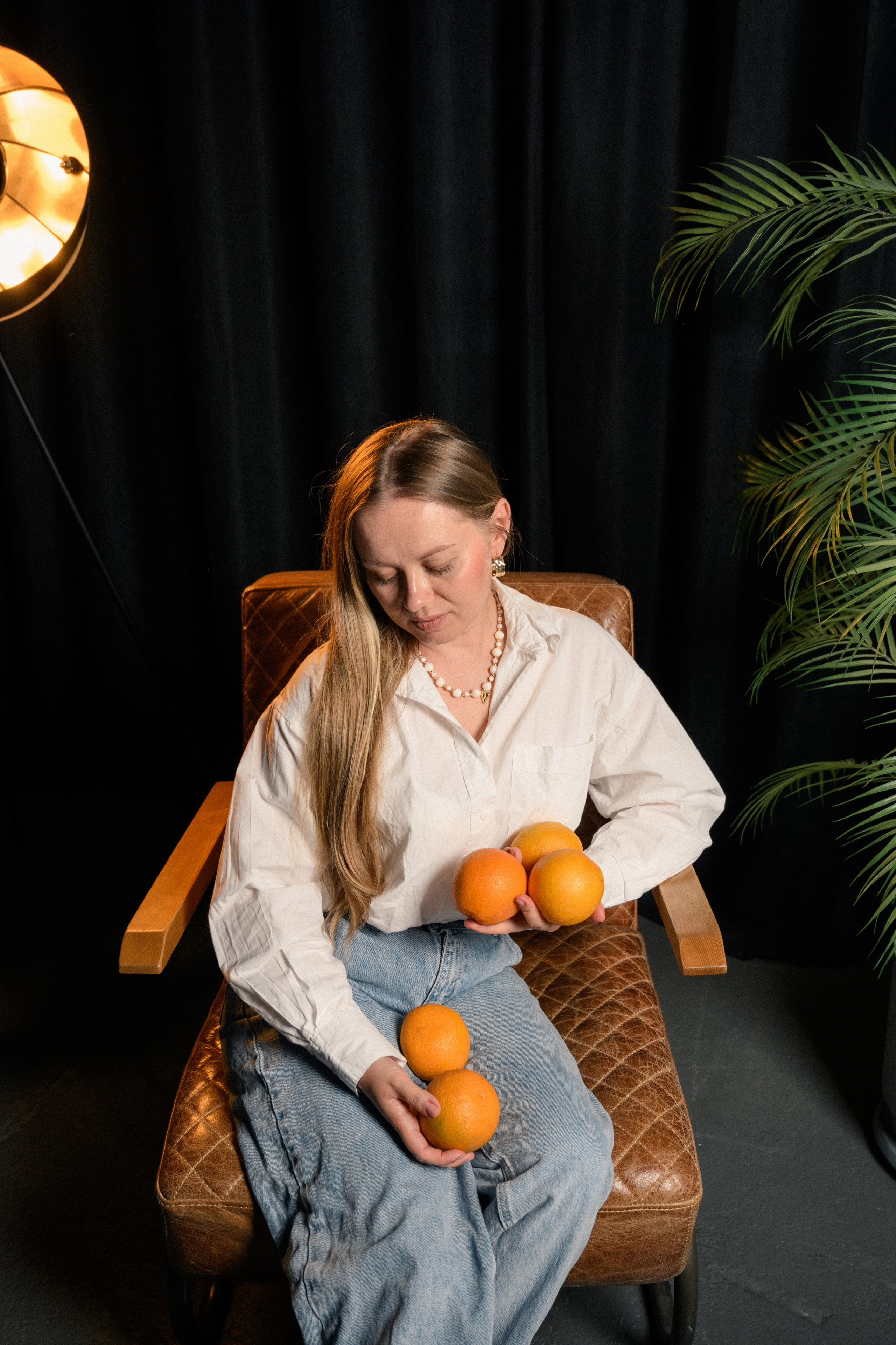 Игра с апельсинами. Фотограф в Ростове-на-Дону Оксана Филатьева