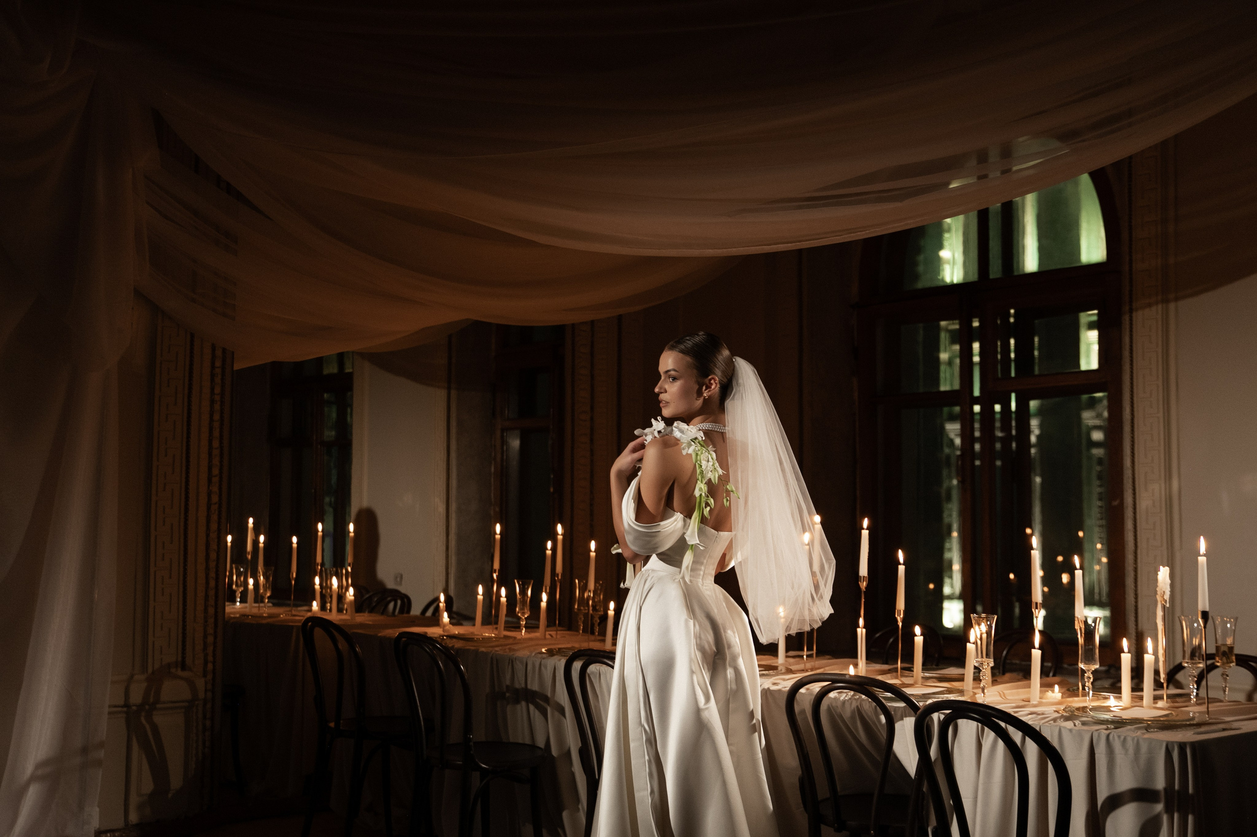 Камерный свадебный ужин при свечах в старинном особняке в фотостудии 21. Kult. Ярослава Ерина — свадебный фотограф в Москве