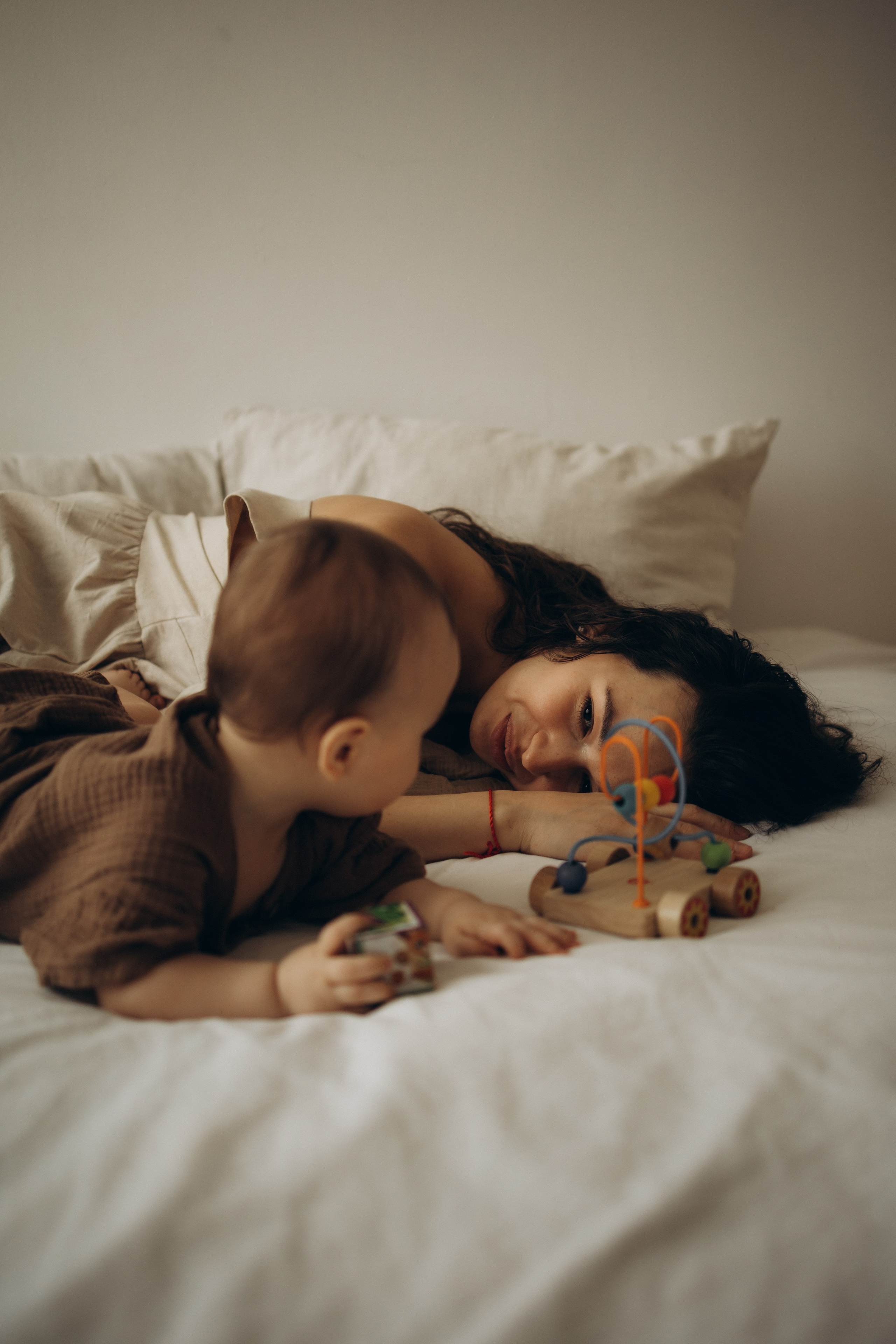 Регина и малыш Дима. Семейный, домашний, ньюборн фотограф Москва Цветкова Елизавета