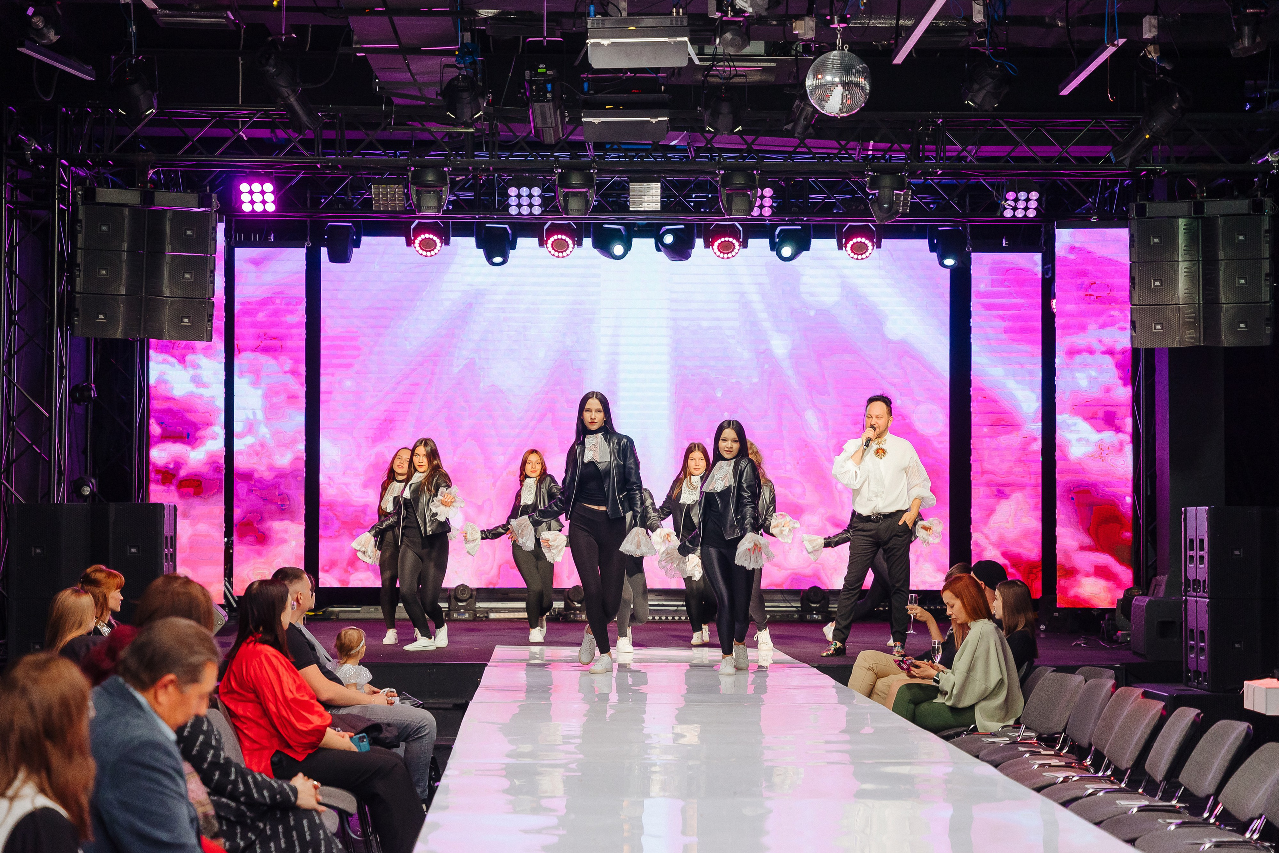 Хрустальный манекен (Москва). Свадебный, репортажный, семейный фотограф Елена Брюхова