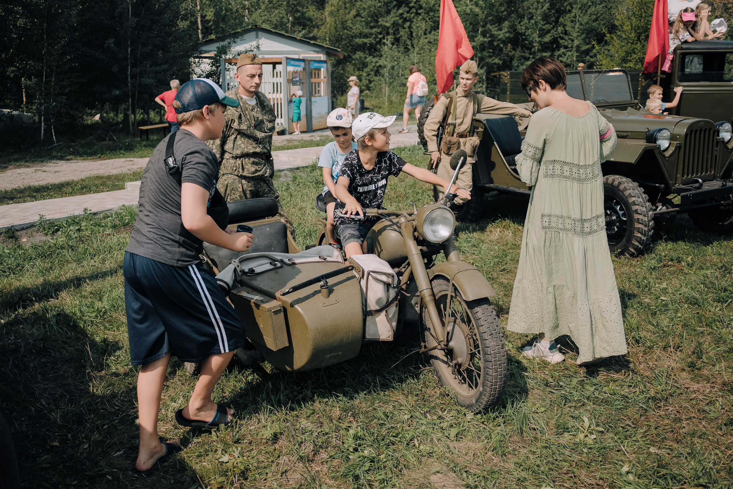 НАЗАД В БУДУЩЕЕ. РОССЕТИ. Репортажный фотограф Зуев Роман г. Челябинск