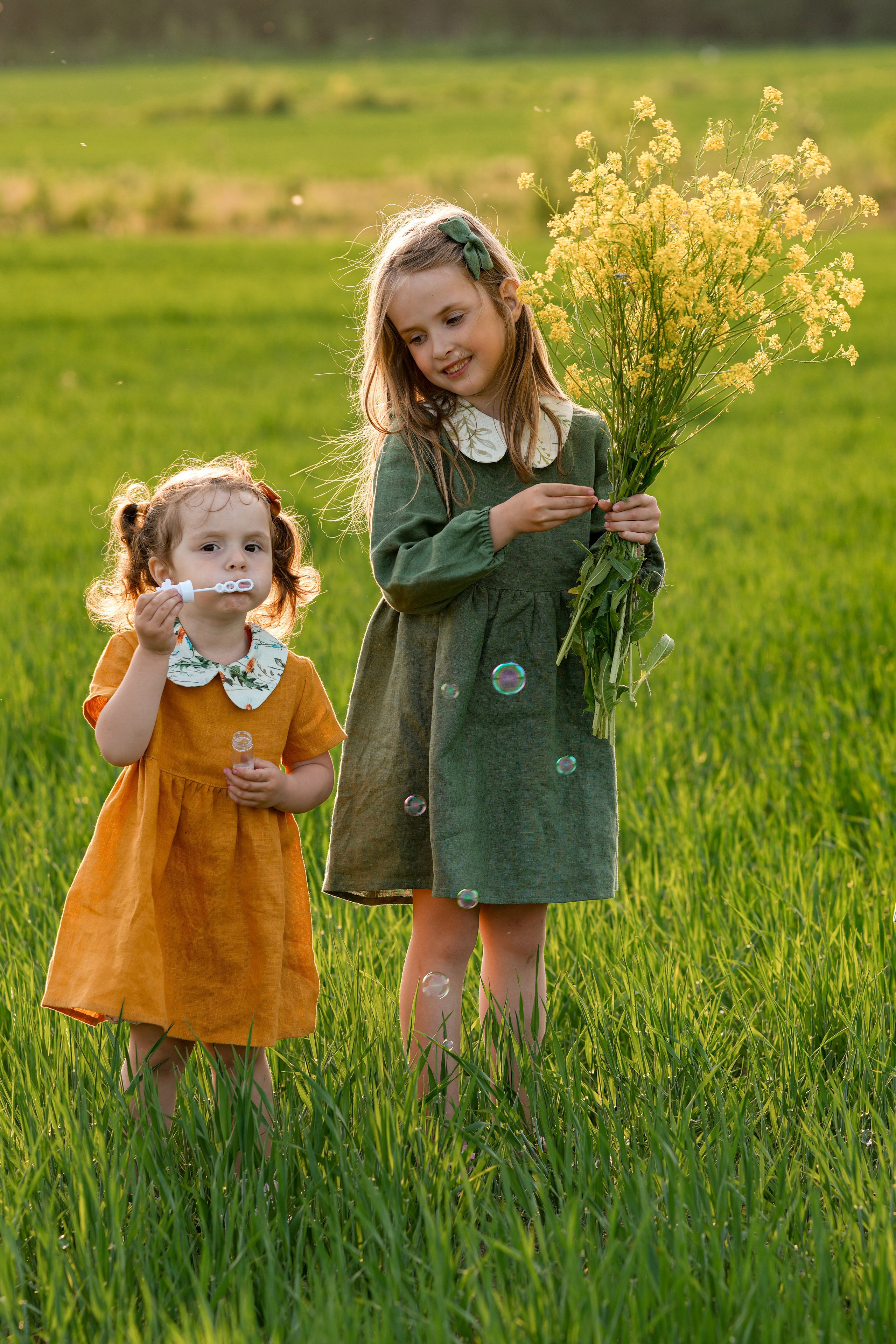 Ксюшенька, Кристиночка и Кирюшенька в поле. Семейный и портретный фотограф в Санкт-Петербурге Татьяна Гримоть