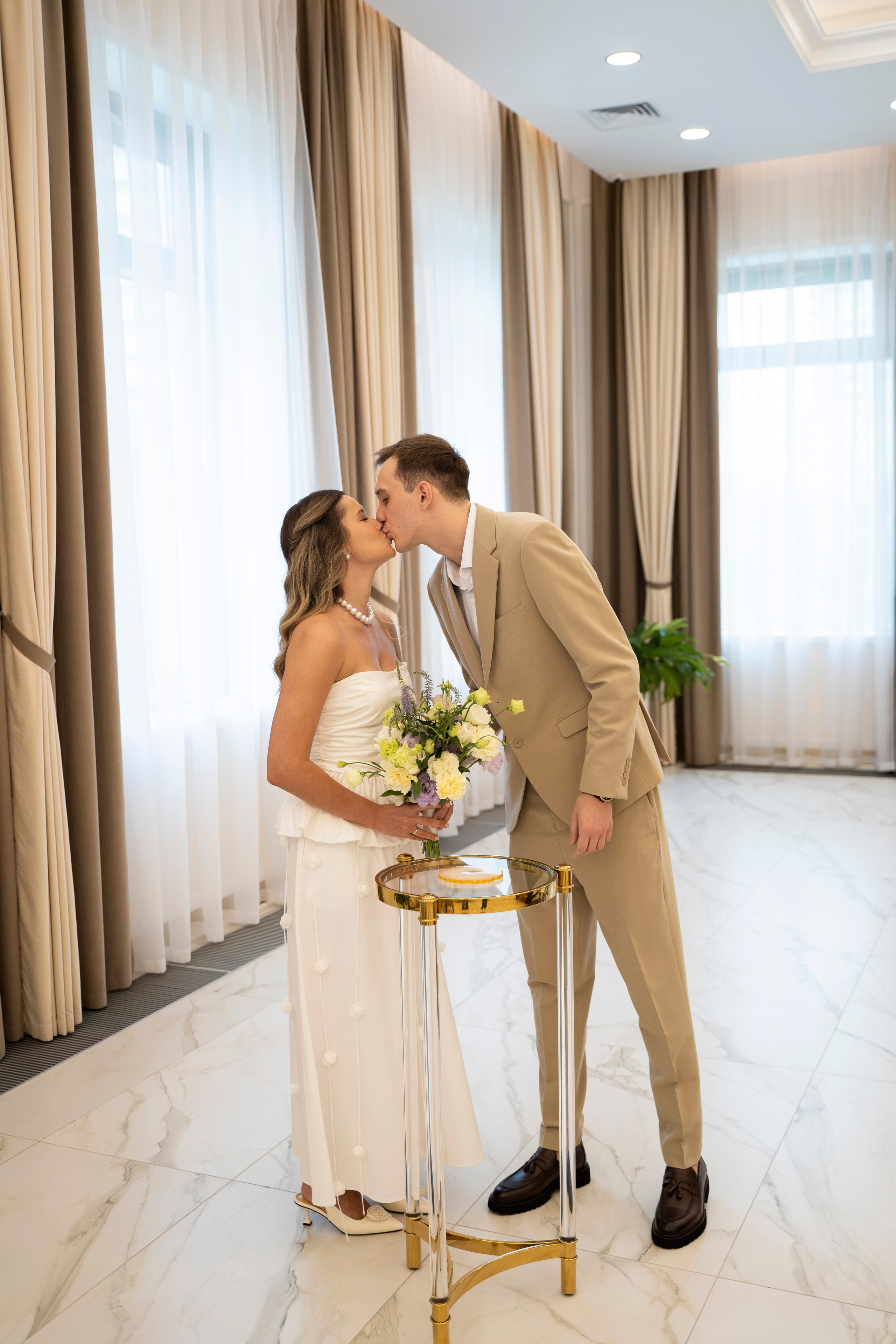 Елена и Владимир. Камерная свадьба в кафе «Рябчик»