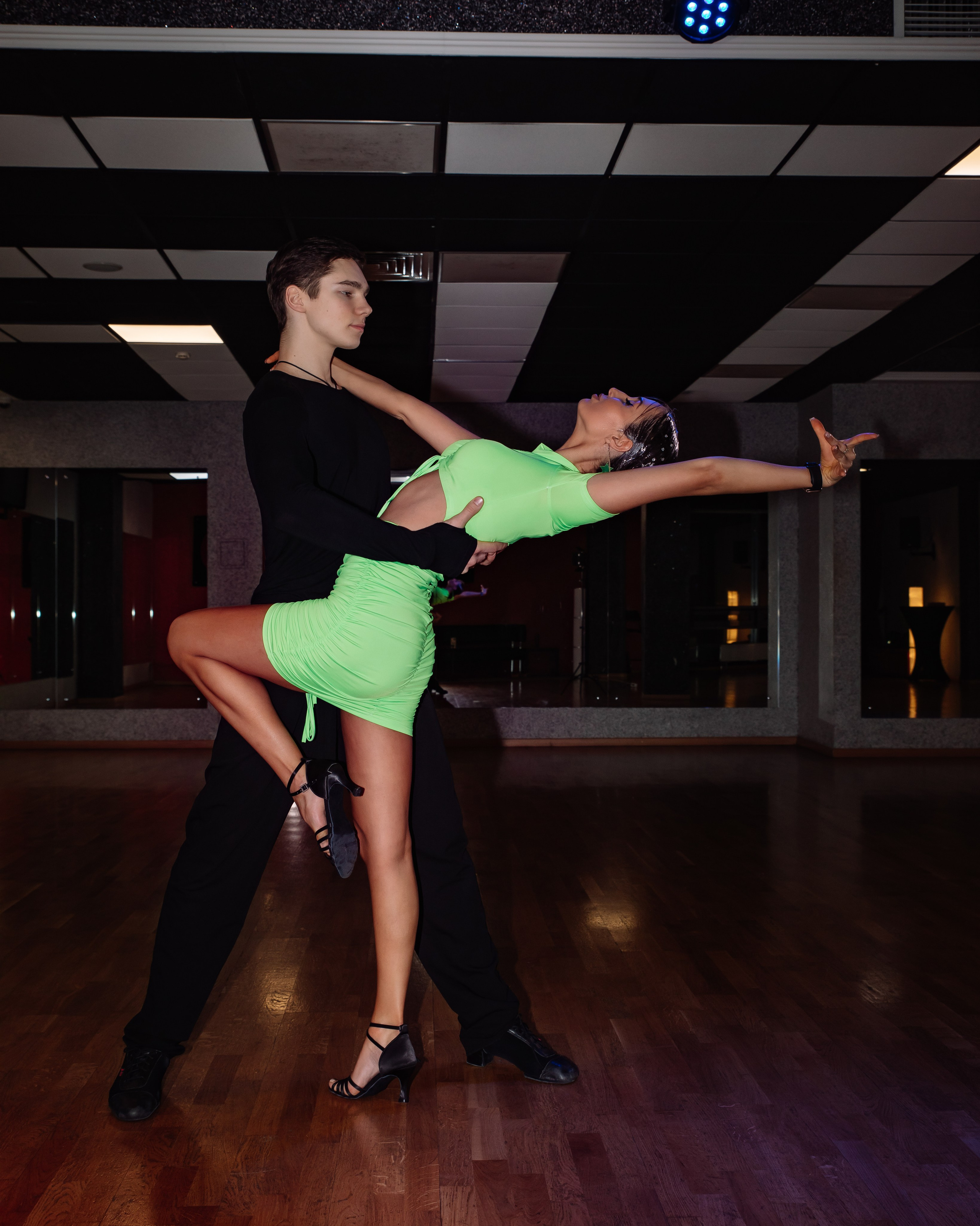 Карина и Илья студия Премьер. Фотограф в Москве Яна Полосина