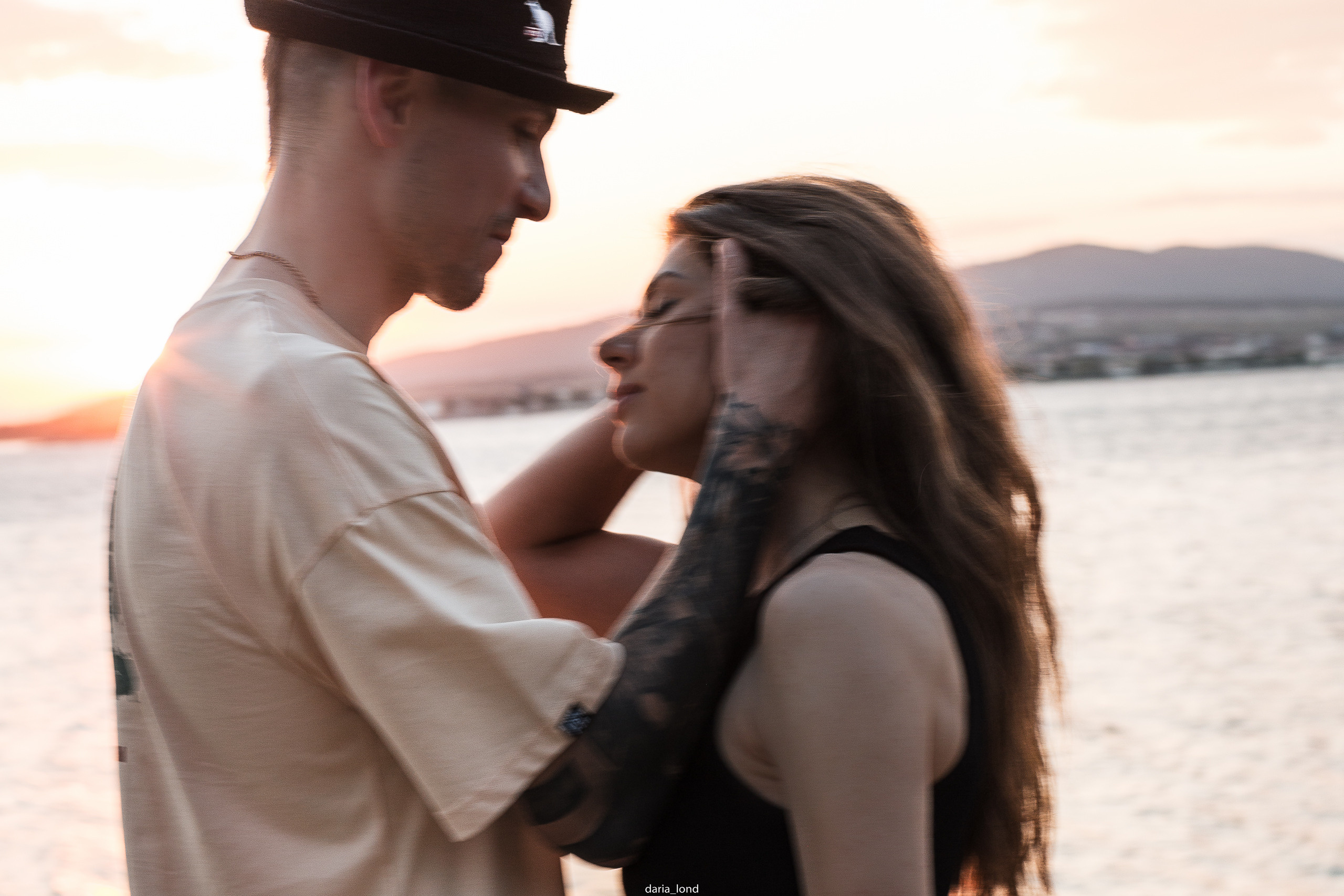 Маша и Костя / вечер у моря