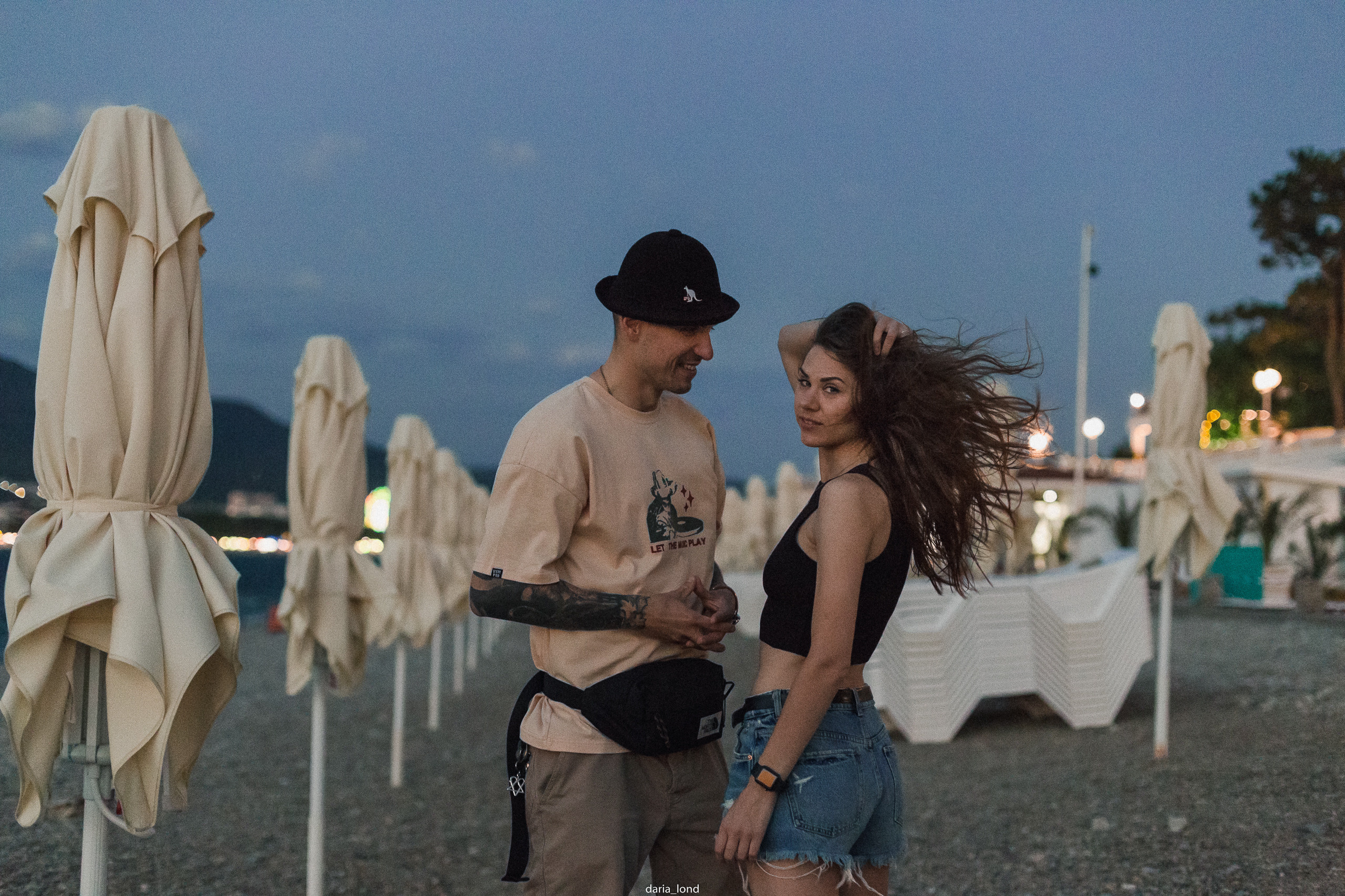 Маша и Костя / вечер у моря