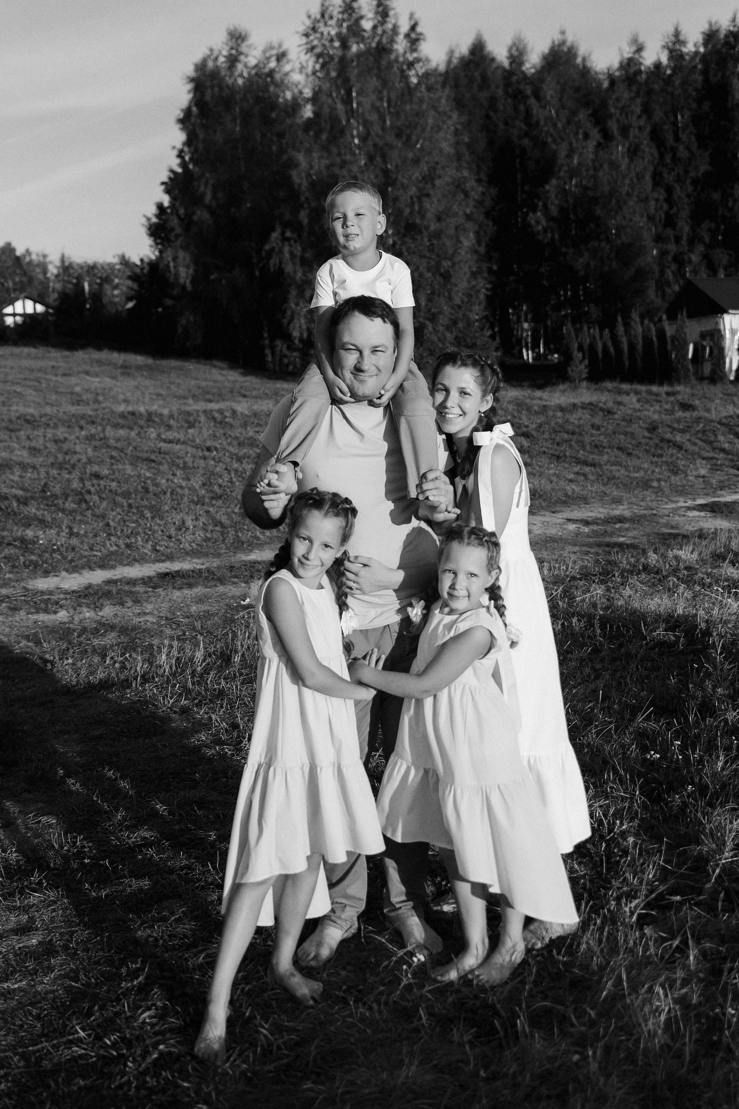 Олег, Вика, Варя, Маша и Тима. Семейный фотограф • Домашние съемки в Нижнем Новгороде