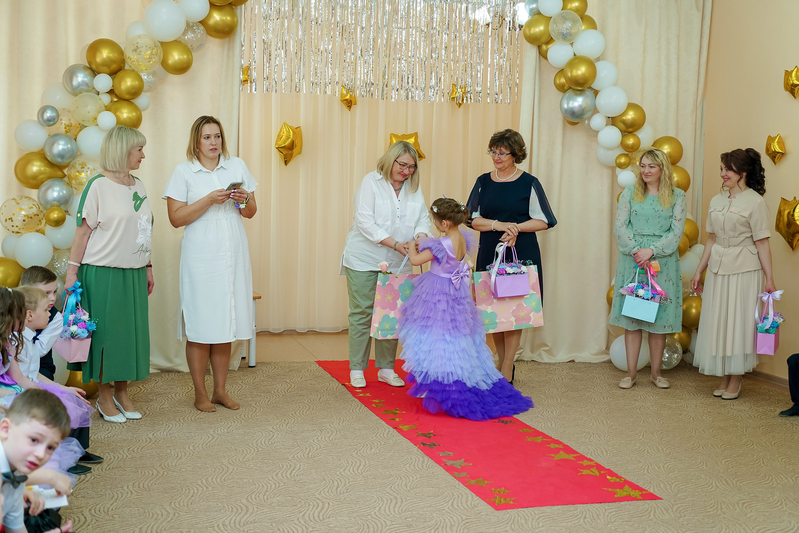 Фотосъемка видеосъёмка фотограф видеооператор новогодних утренников  в. Фотограф, видеооператор Нина Коршунова