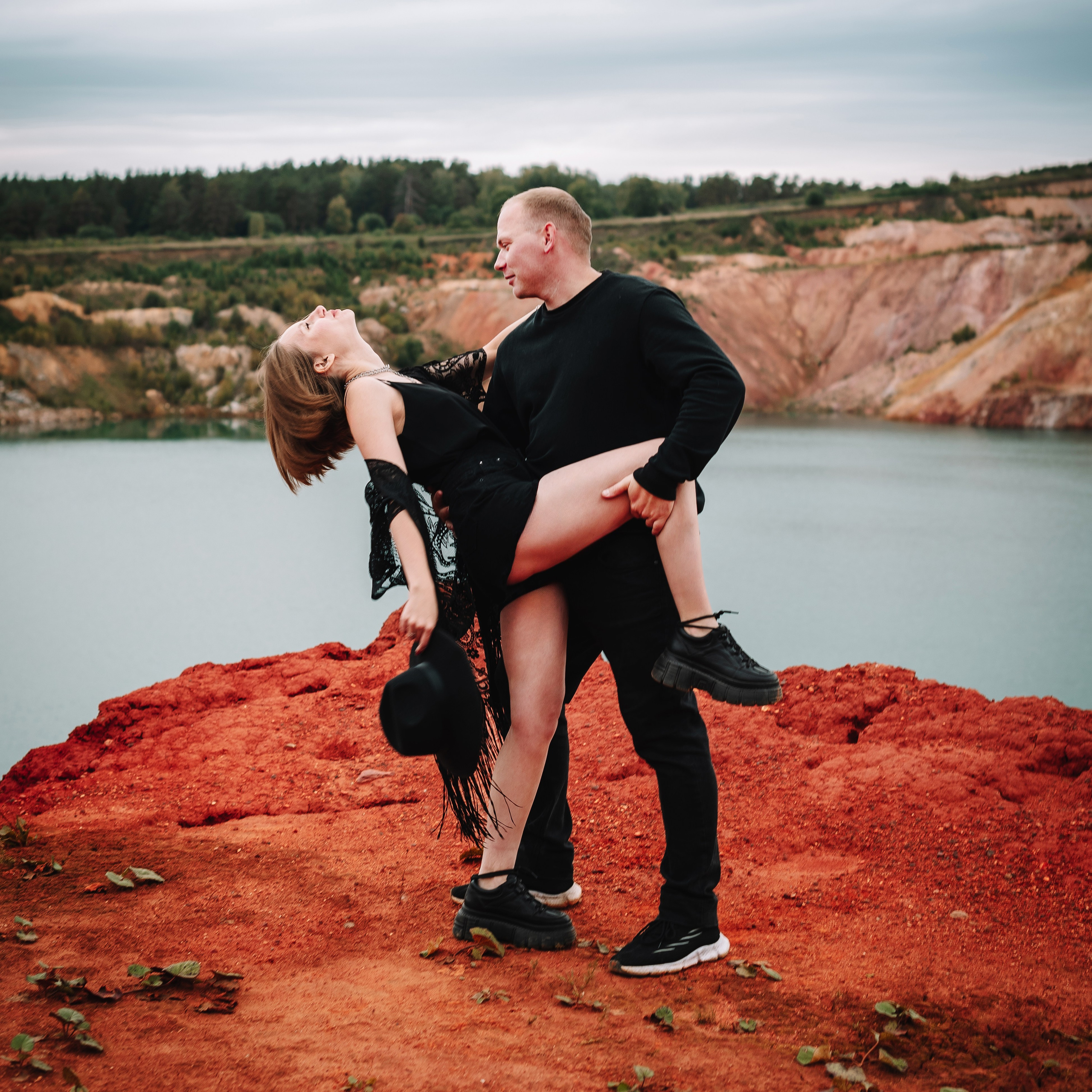 Love Story Фотосессия на Гурьевском карьере (Марс)