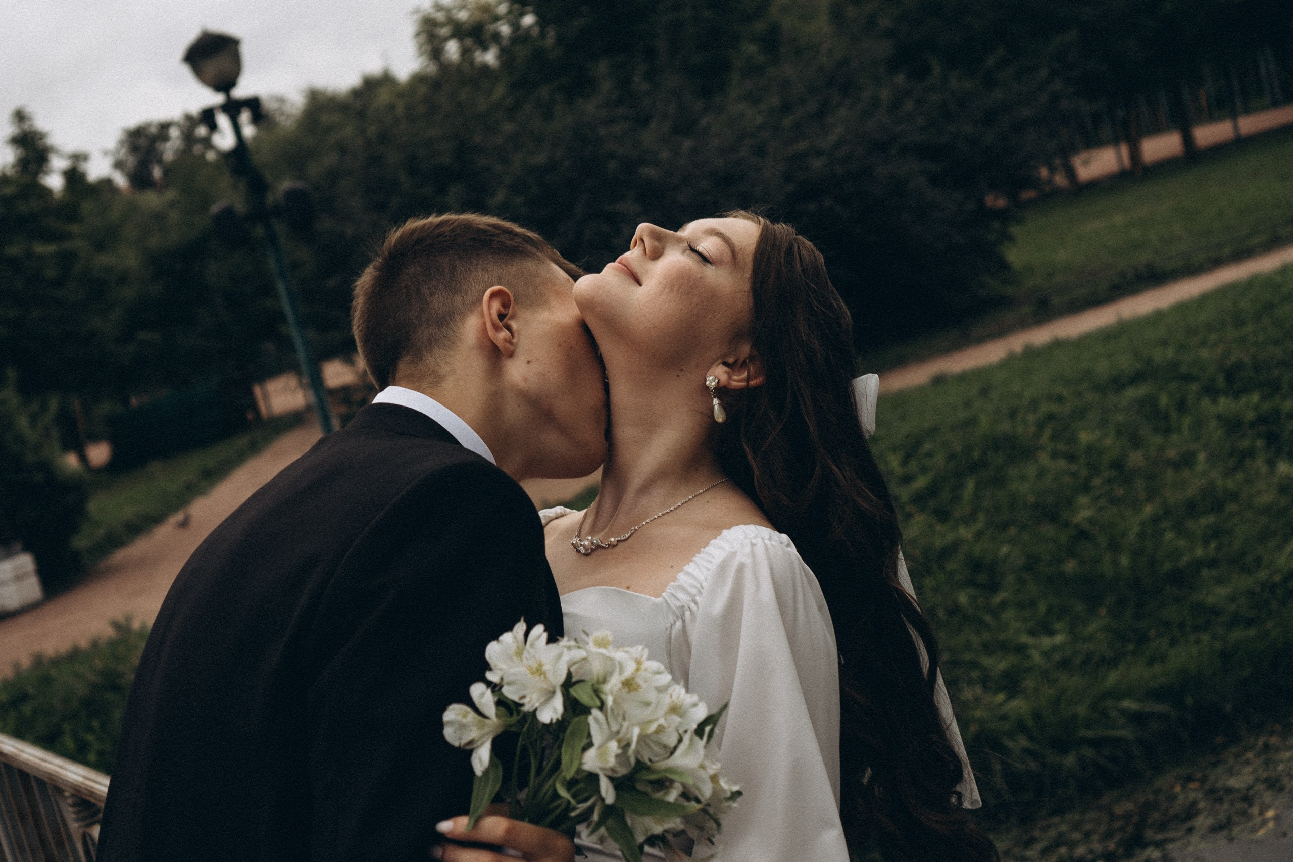 СВАДЕБНАЯ СЬЕМКА В ТАВРИЧЕСКОМ САДУ И ПРОГУЛКА ПО ЧЕРНЫШЕВСКОЙ. Профессиональный фотограф, Санкт-Петербург — Виктория Богомолова