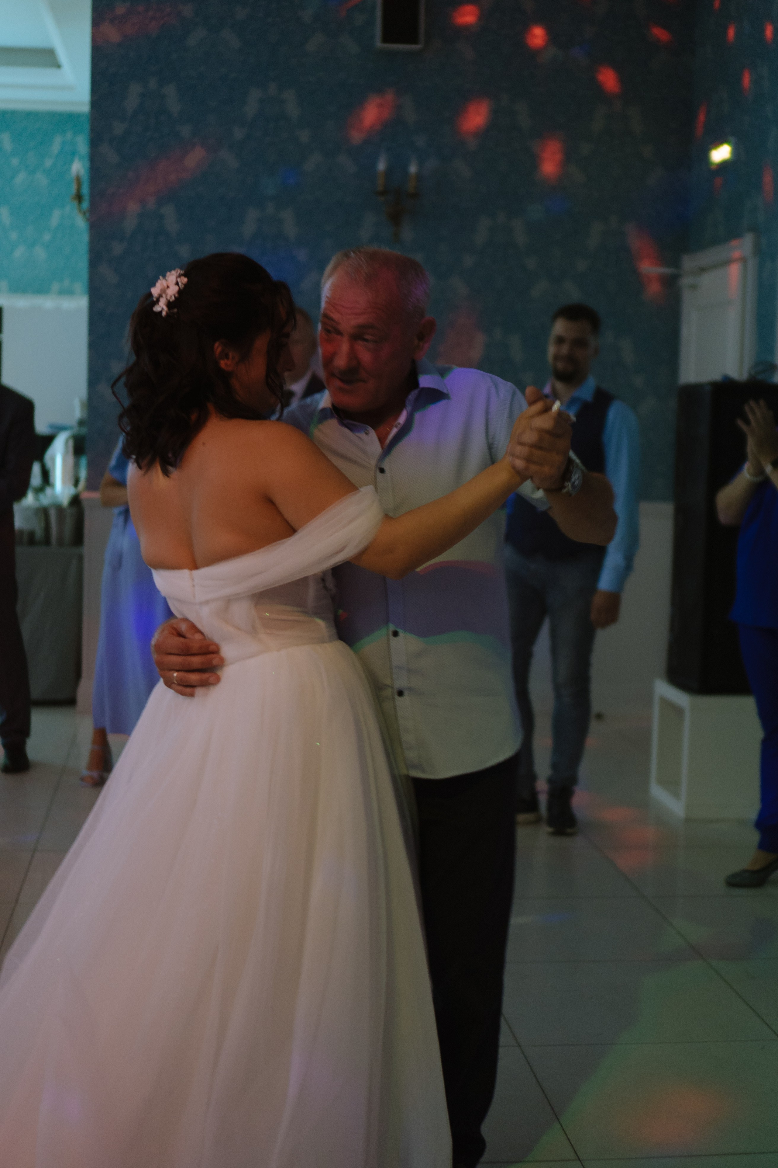 ТАНЕЦ ОТЦА И ДОЧЕРИ НА БАНКЕТЕ (СВАДЕБНАЯ ФОТОСЕСИИЯ БАНКЕТА). Профессиональный фотограф, Санкт-Петербург — Виктория Богомолова