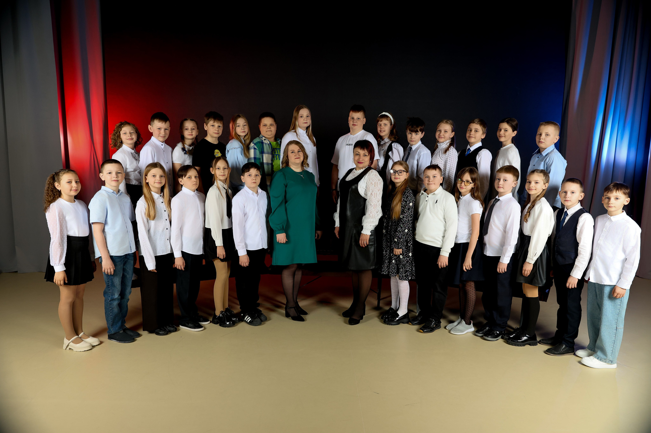 Школьная фотосессия 4 класс. Артём Печерин фотограф в Оленегорске