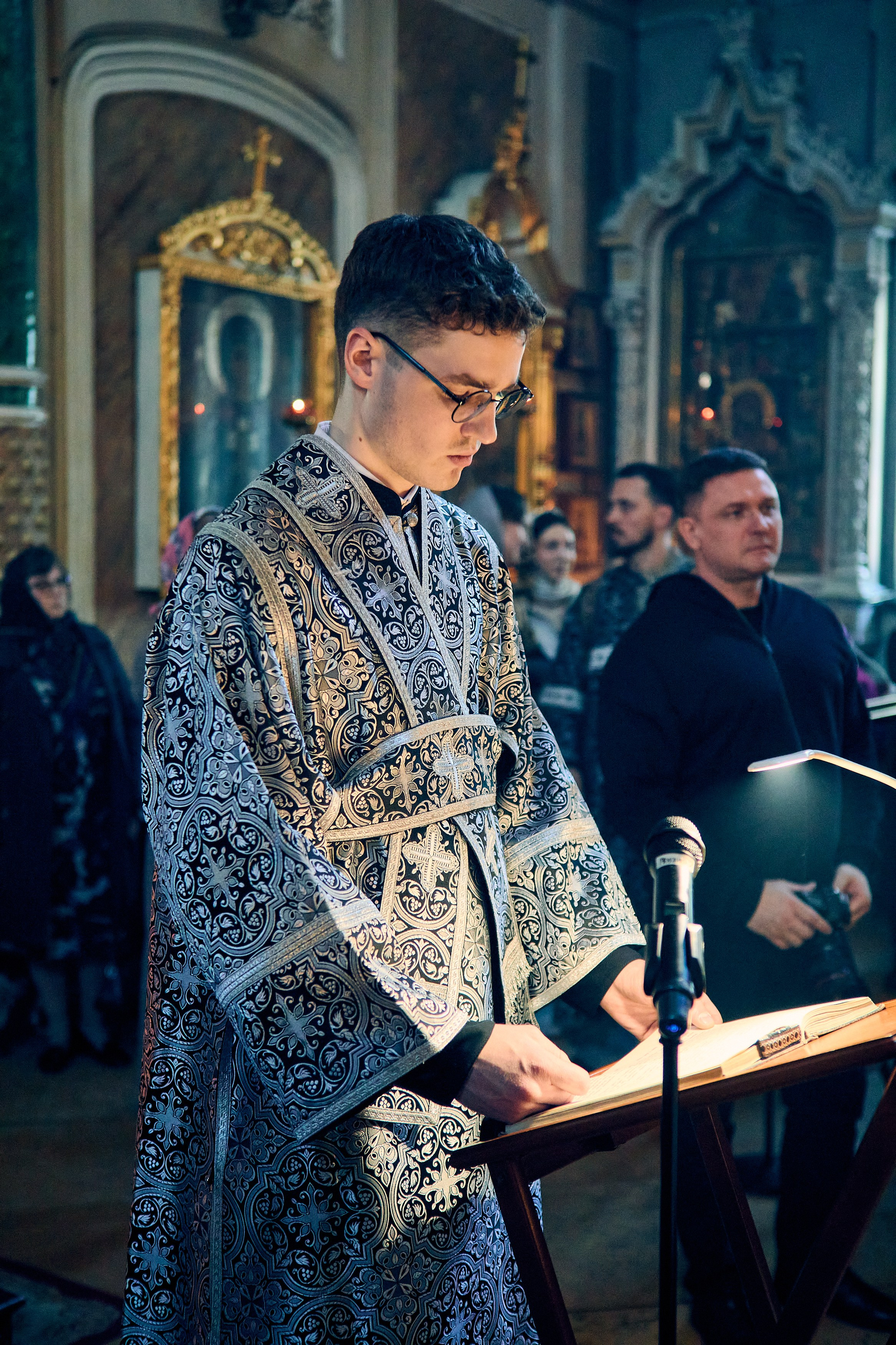 Утреня Погребение Спасителя. DMITRY MOISEENKO — фотограф, художник, топ-стилист