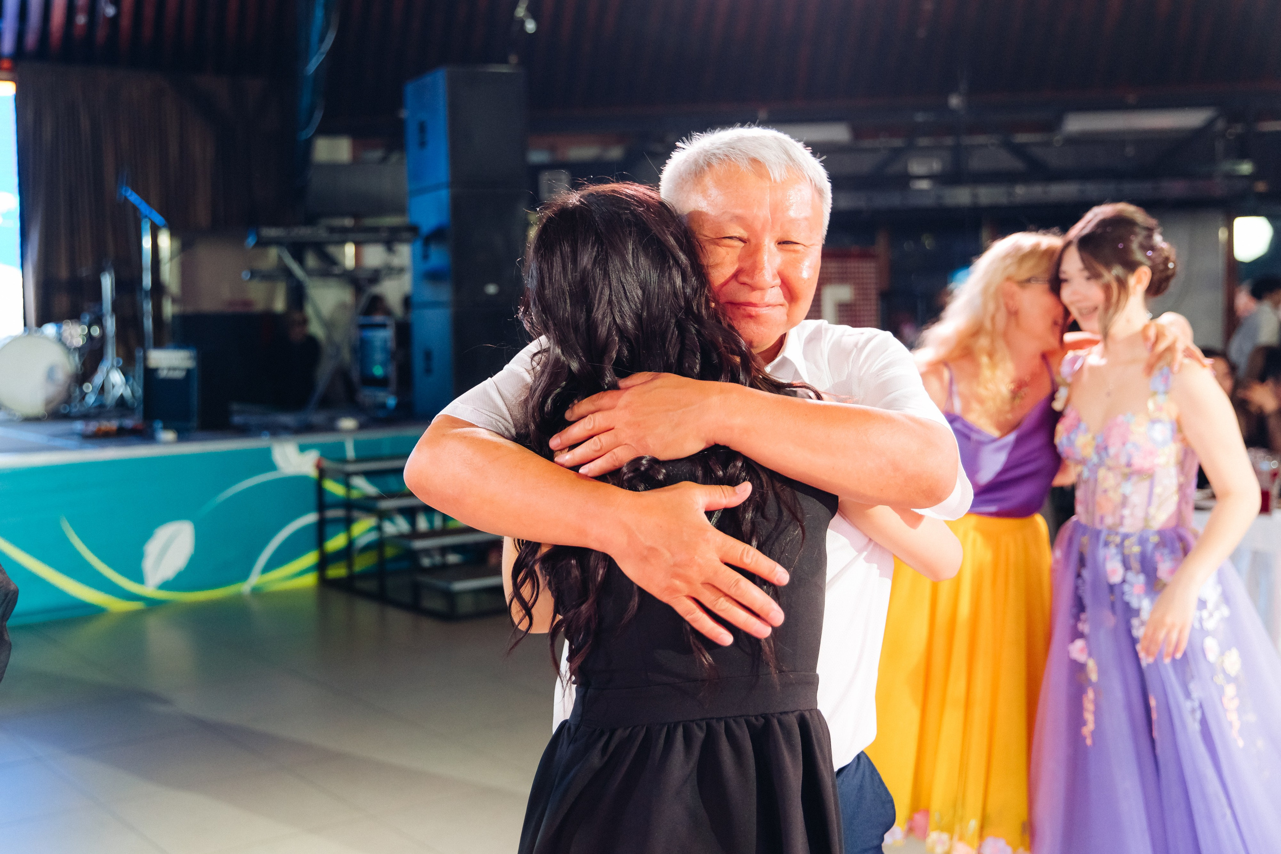 Выпускной вечер. 49 школа. Баран на корове. Свадебный и семейный фотограф в Улан-Удэ