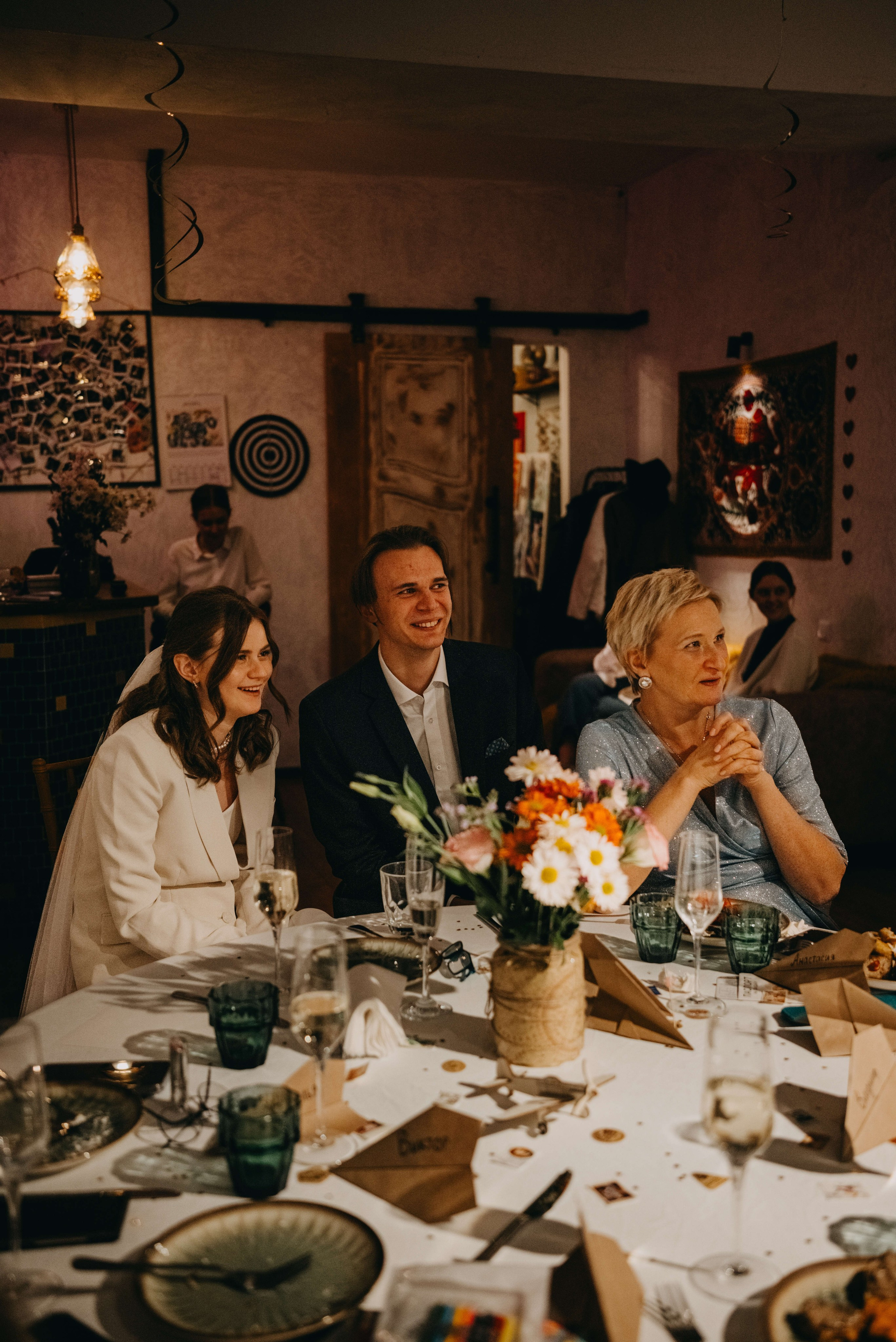 Годовщина свадьбы в кафе. Портретный и свадебный фотограф в Тбилиси • xeniqo