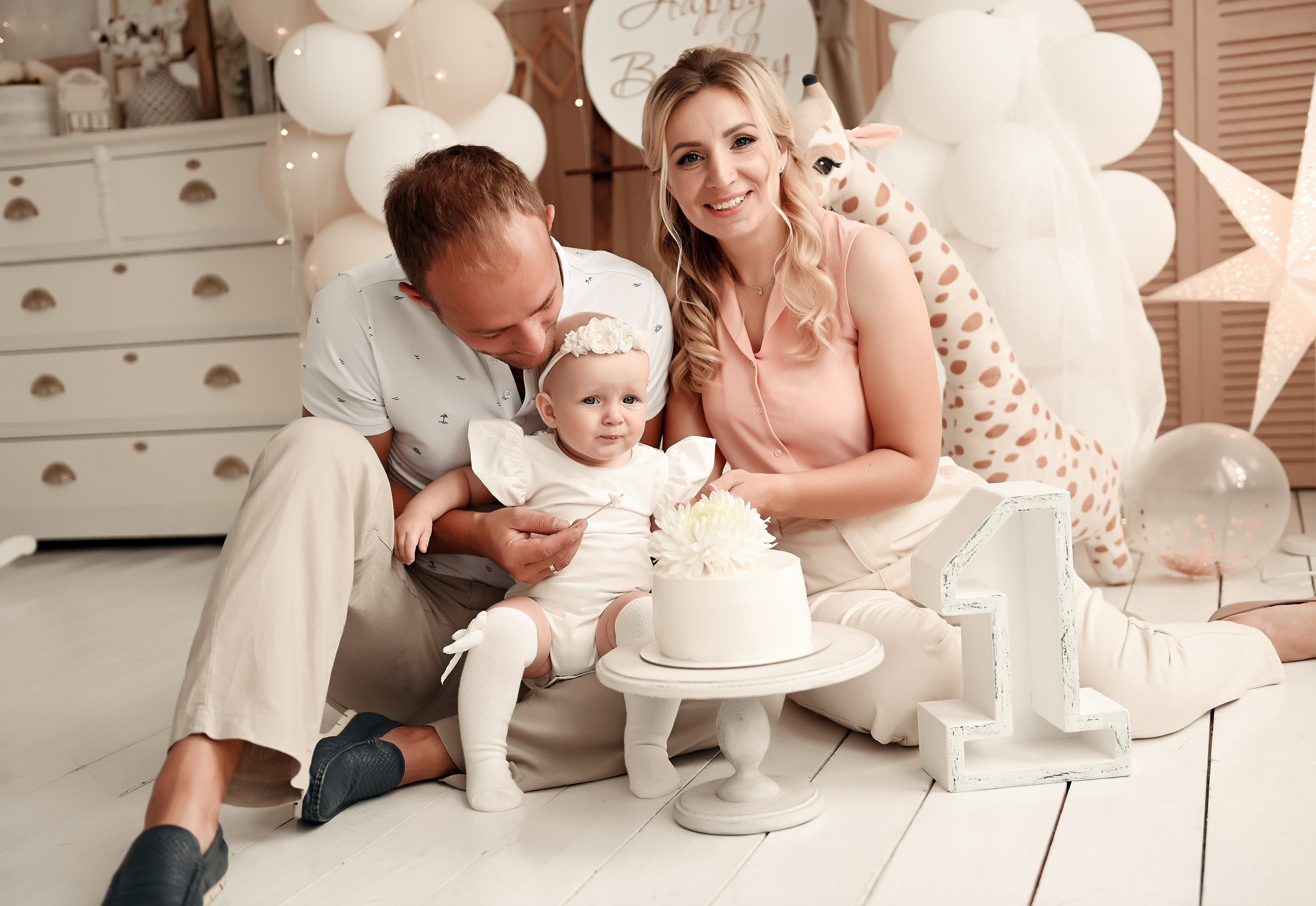 Студийные семейные, детские, индивидуальные фотосессии. Свадебный, семейный, детский, контент фотограф в Омске Максим Ильин