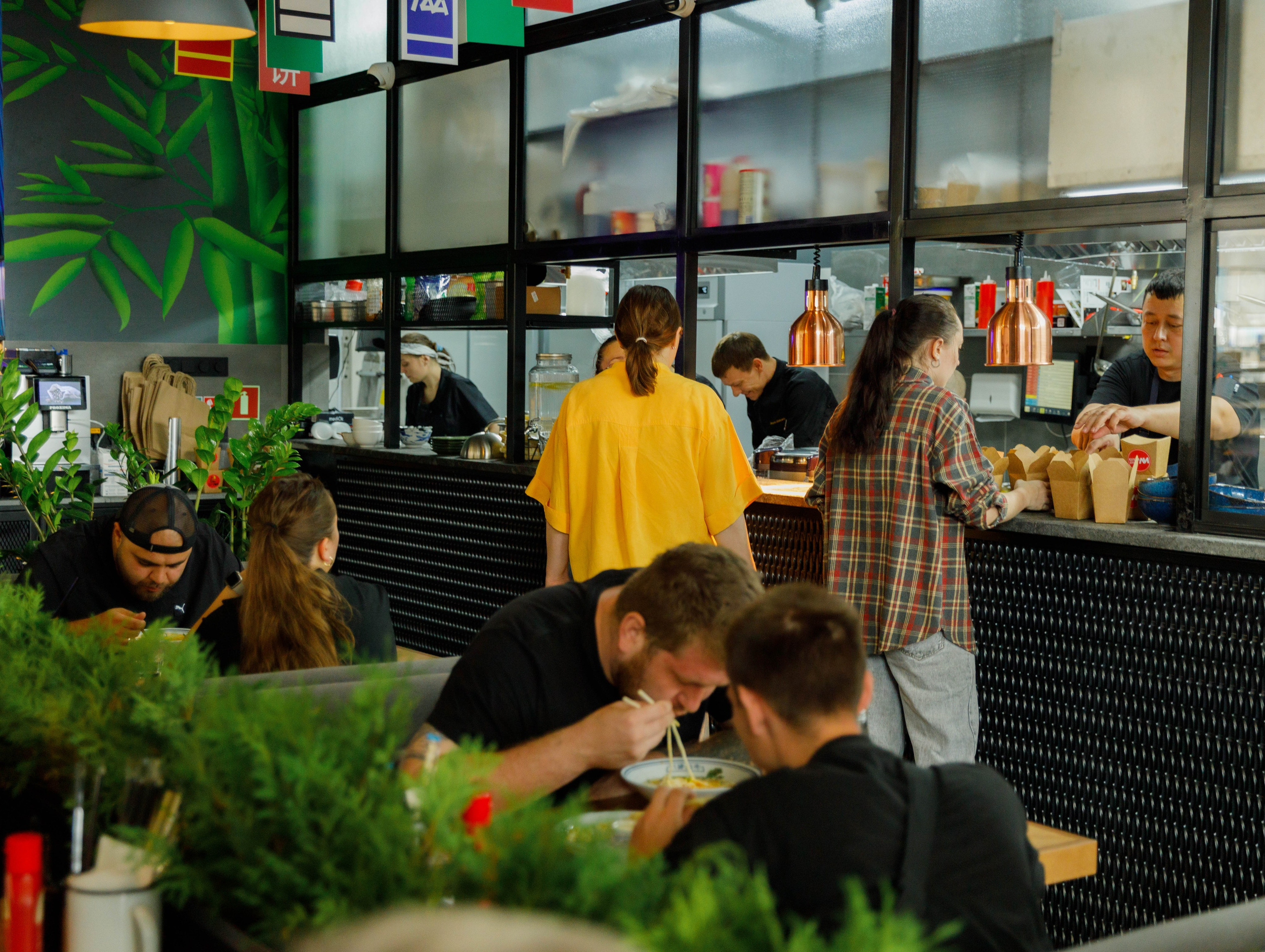 Кухня Ли. Открытие. Репортажный фотограф в Новосибирске Алена Помазунова