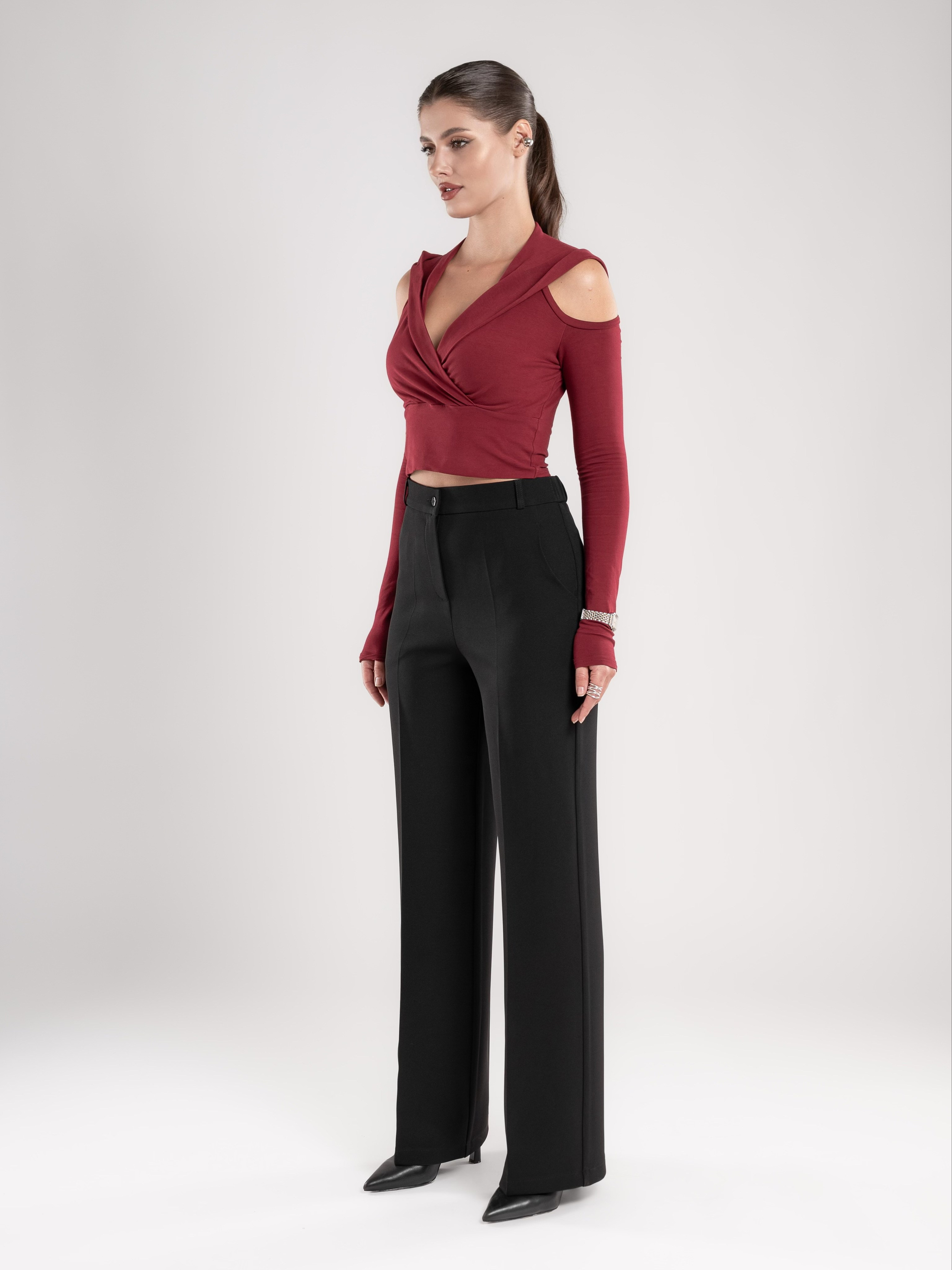 Классические брюки+серый фон. Предметный фотограф, фото для маркетплейсов Пятигорск, КМВ