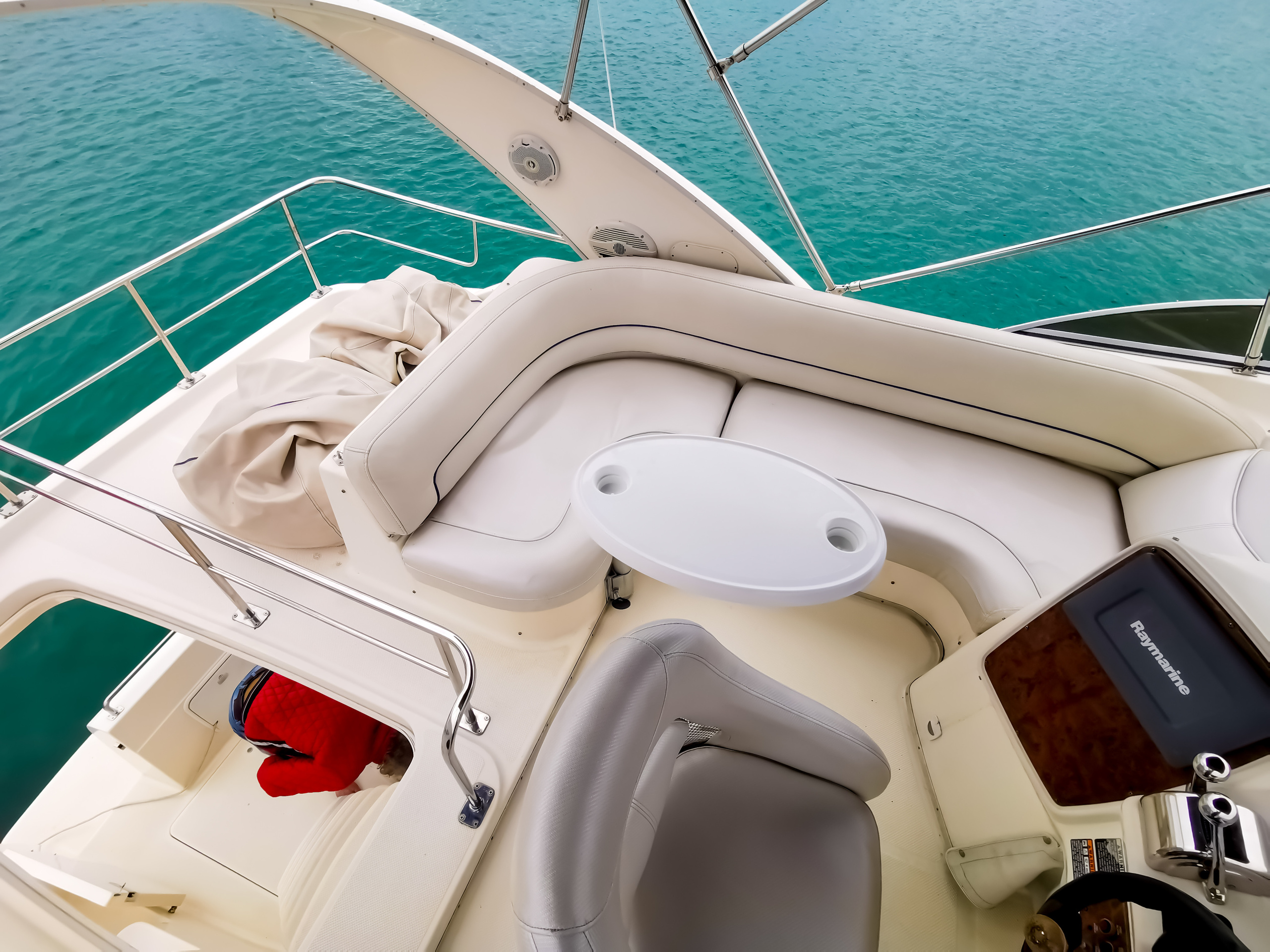 ДВУХПАЛУБНЫЕ ЯХТЫ В СОЧИ. Аренда Яхт в Сочи от Эконом до Премиум Класса