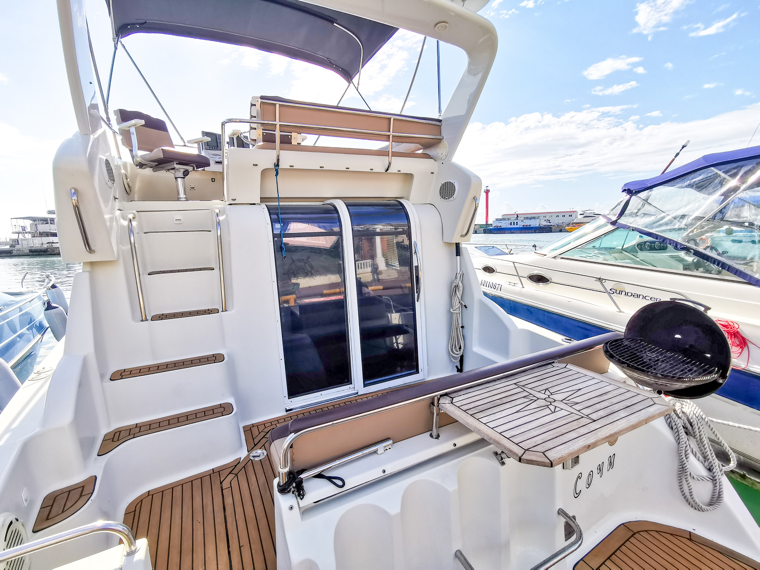 ДВУХПАЛУБНЫЕ ЯХТЫ В СОЧИ. Аренда Яхт в Сочи от Эконом до Премиум Класса