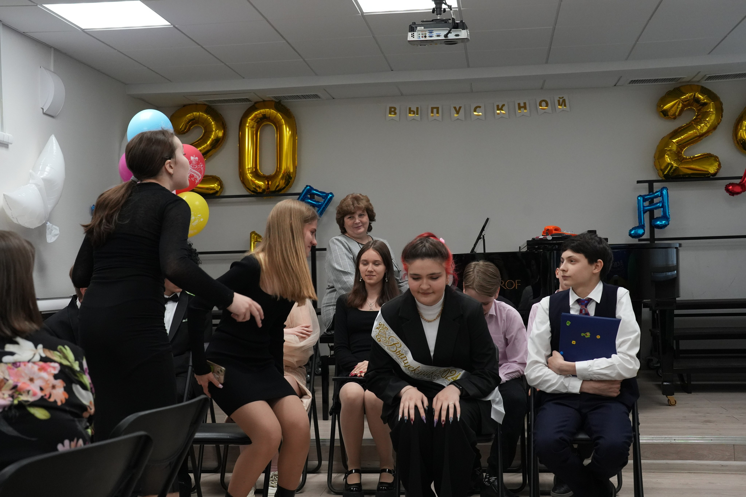 Выпускной в музыкально-хоровой школе г. Москвы № 106. Семейный и детский фотограф в Москве Оксана Чибизова