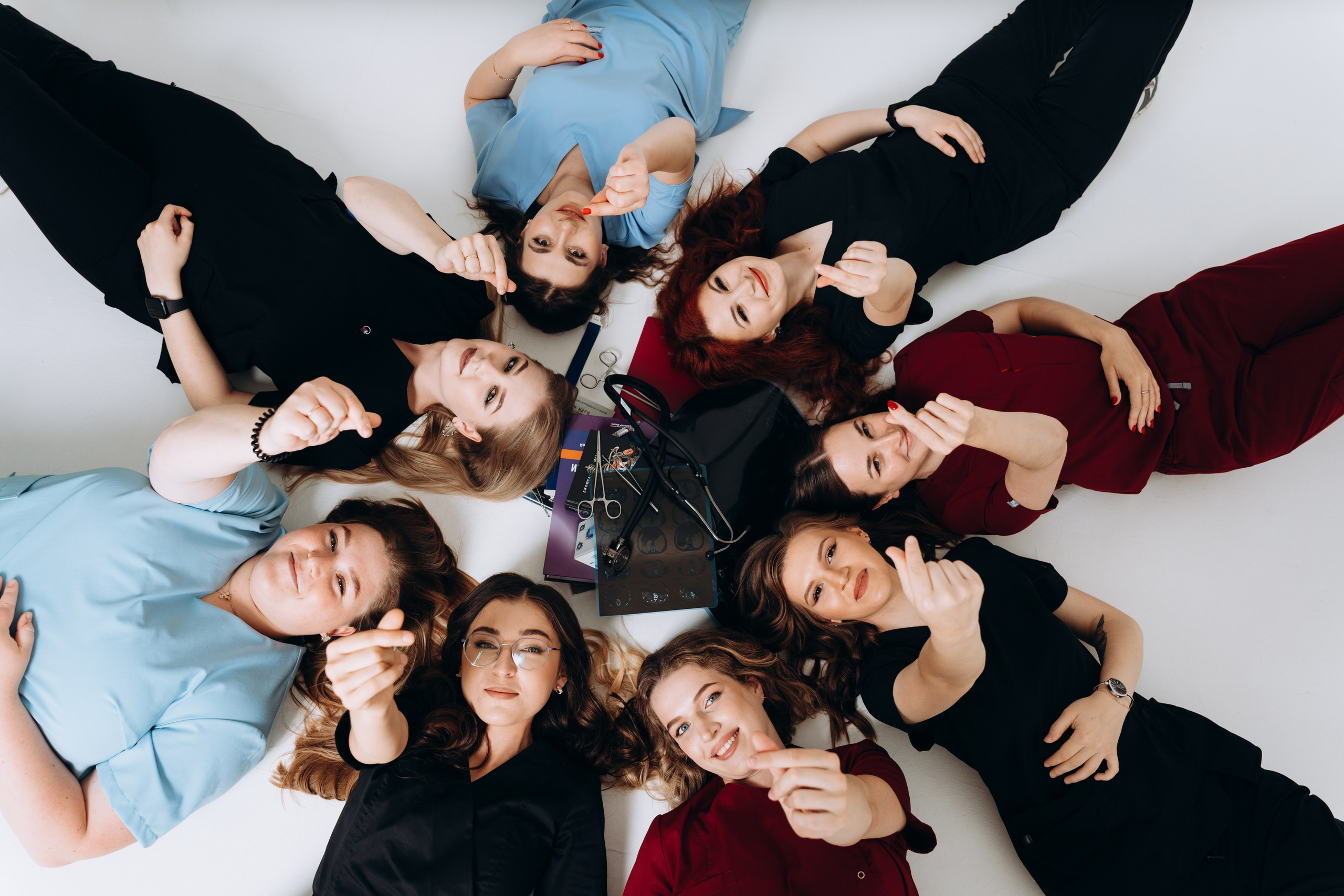 Групповая фотосессия для выпускников мед.института. Портретный свадебный фотограф Крым | Евгения Щитенко