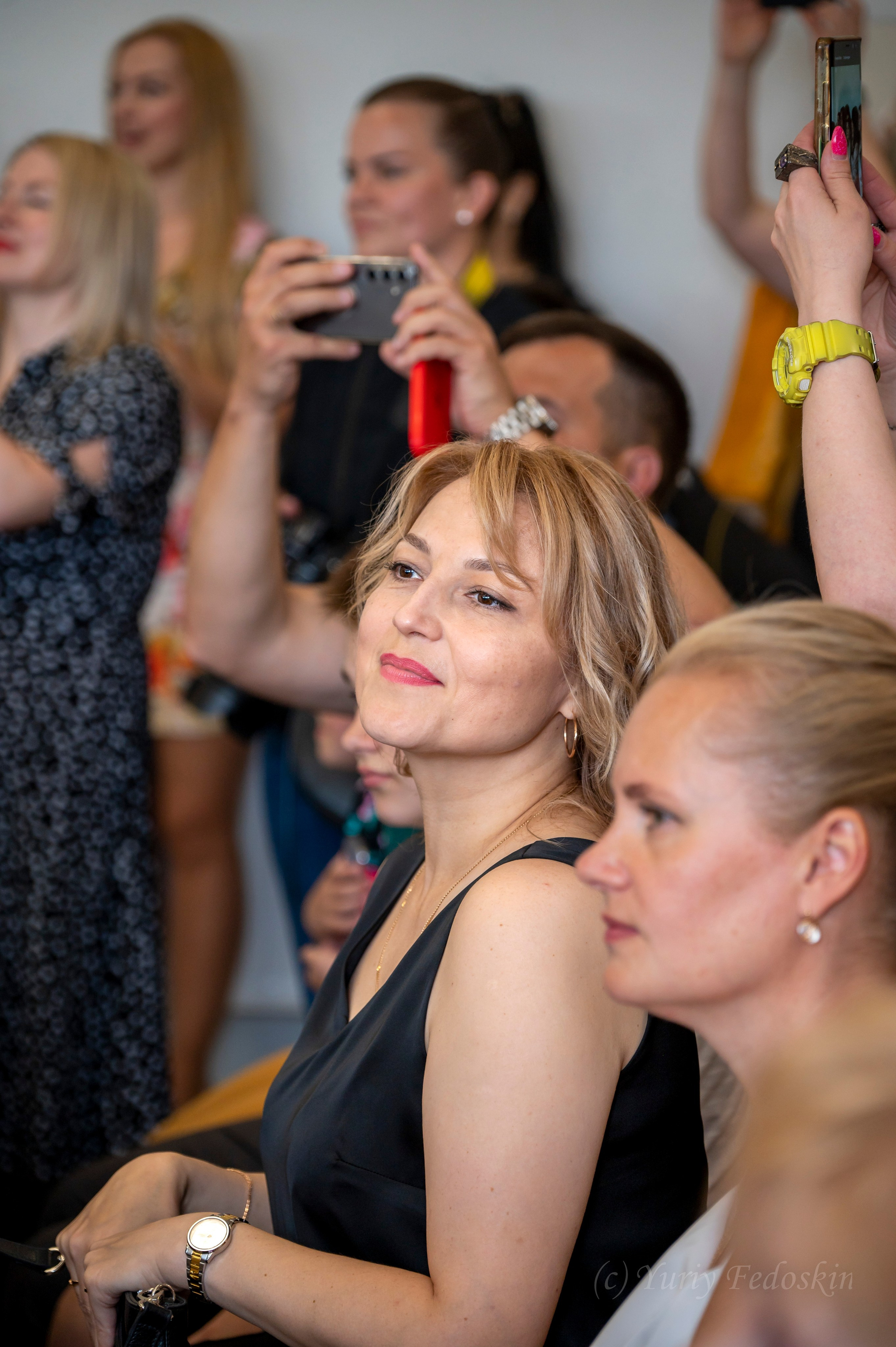 Репортаж о выпускном 9 классов в школе № 7 города Королёва, 26.06.24г. Профессиональный фотограф интерьеров в Москве Юрий Федоскин