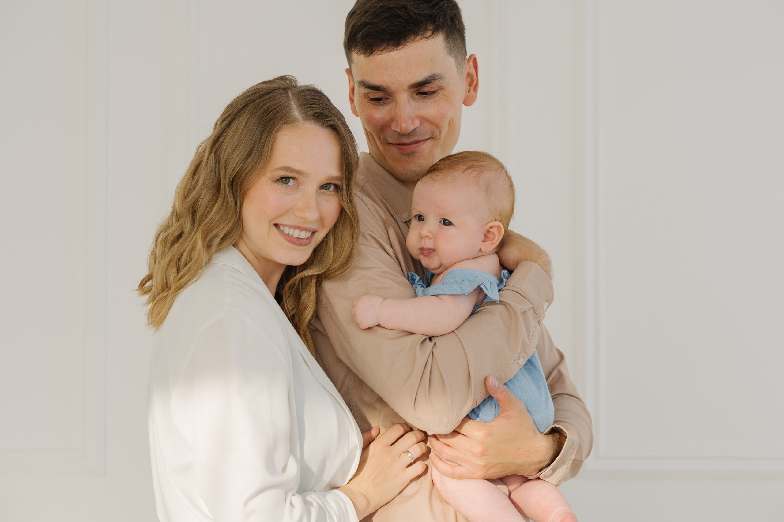 Семья Р. в фотостудии. Фотограф Ольга Игорева