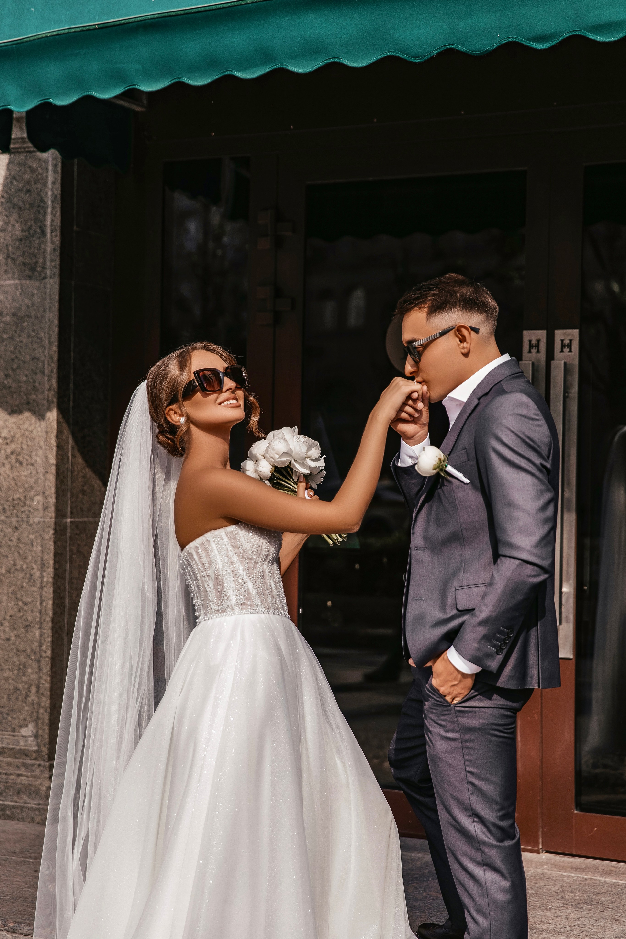 Свадебная съемка в отеле Hartwell hotel утро невесты. Главная