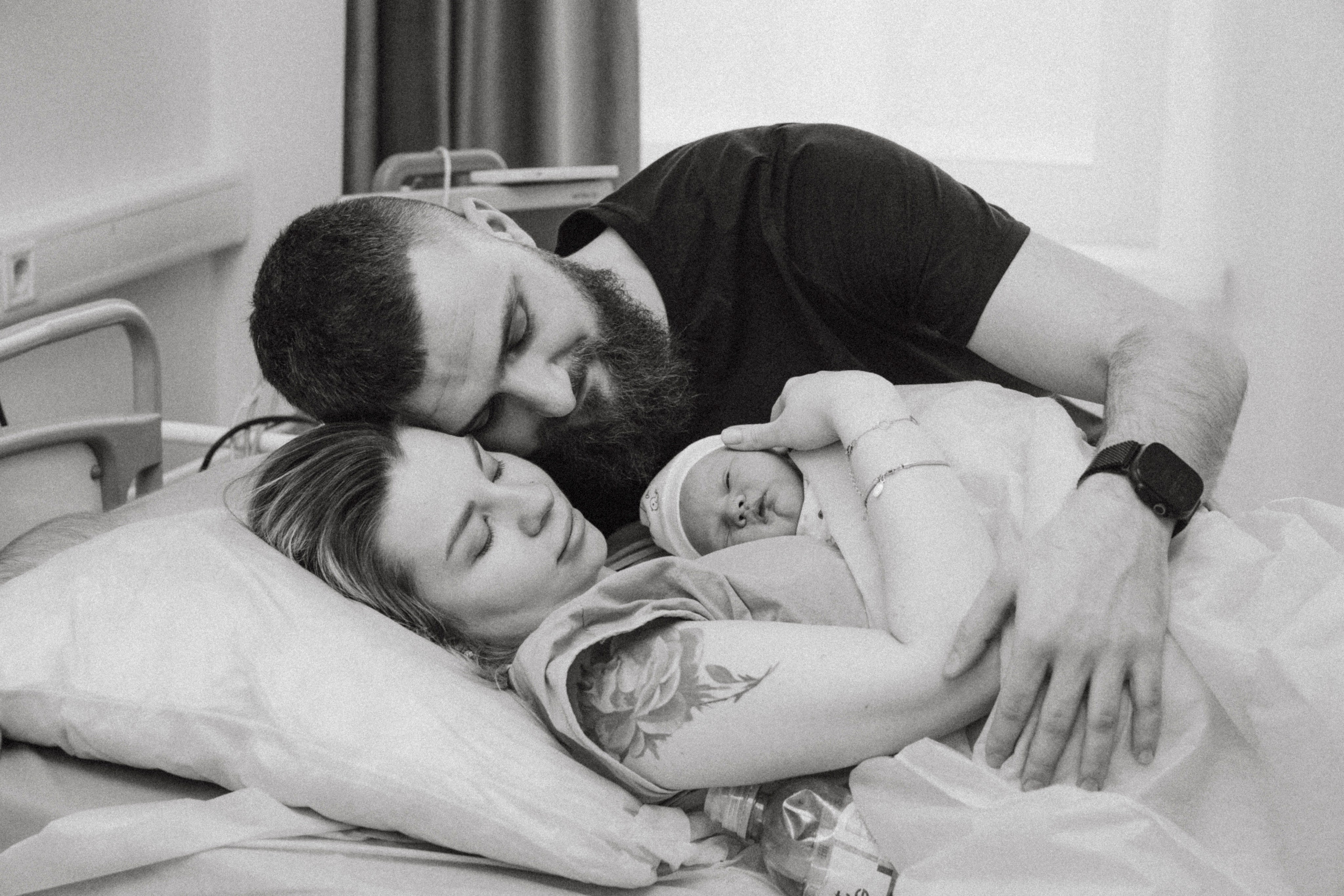 Рождение чуда. Фотослужба «Малютка» в Наро-Фоминском перинатальном центре — сохраняем главные мгновения семьи и создаём премиальные фотокниги