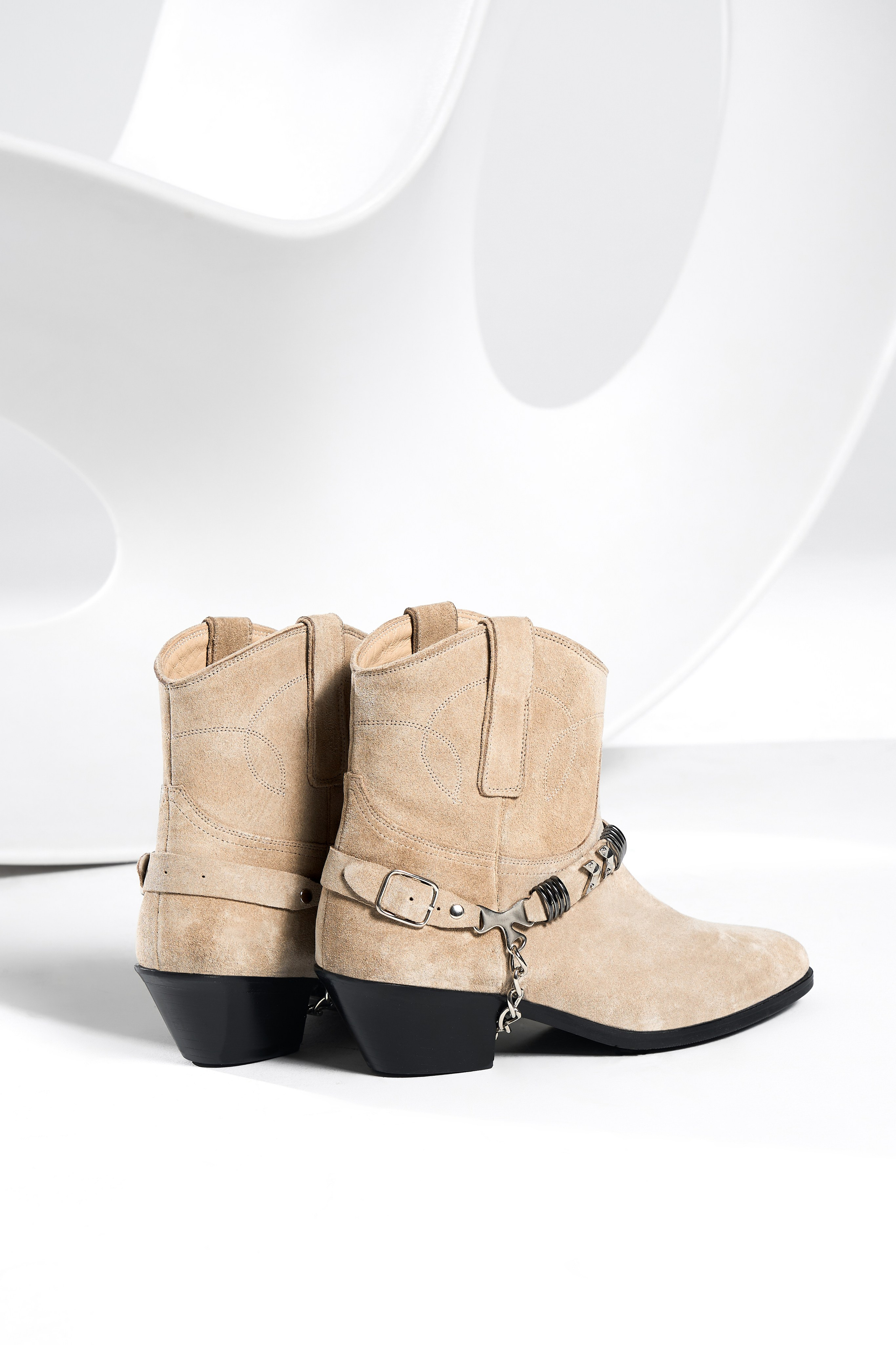 Amalie shoes. Retoucher