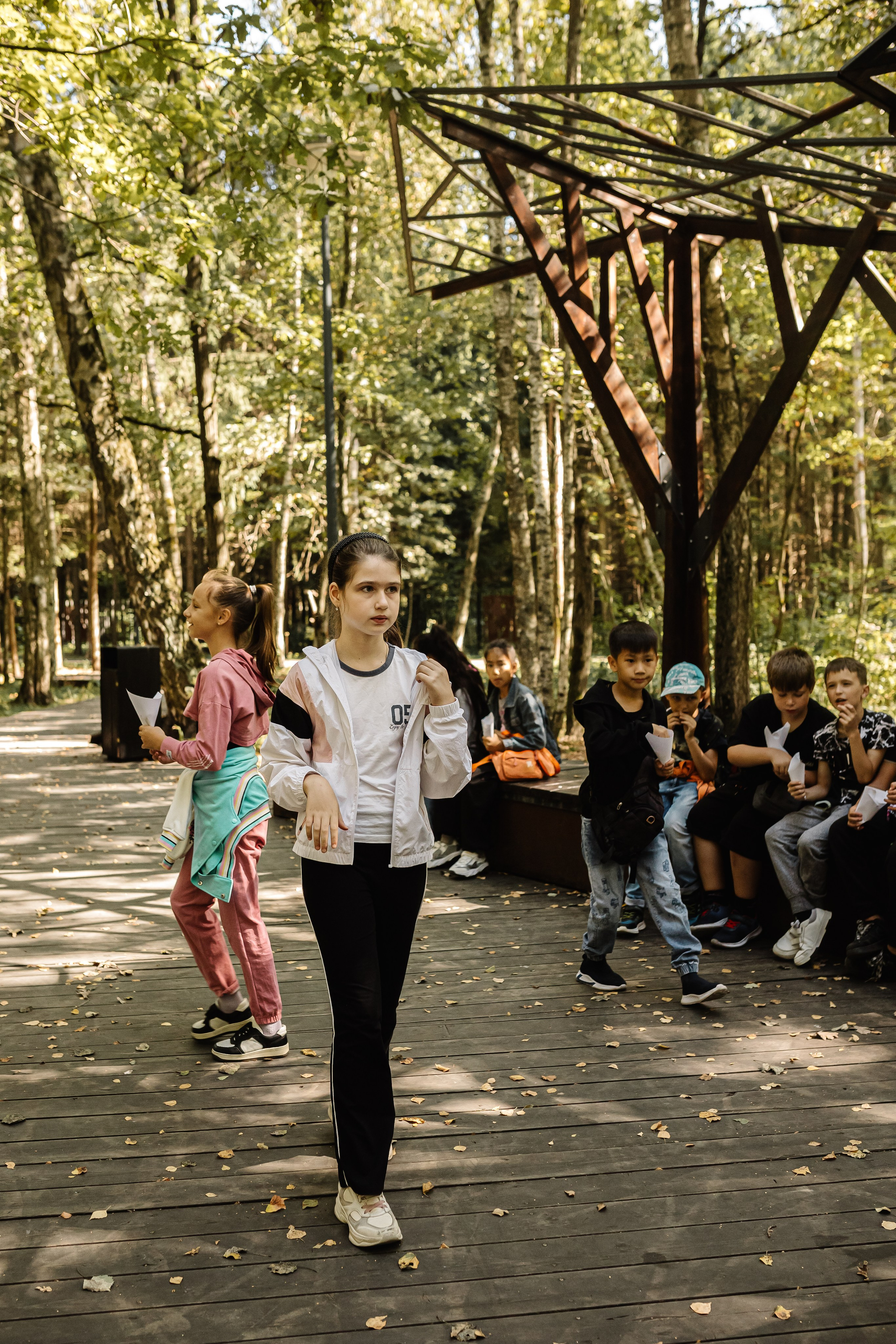Репортаж школьной прогулки в парке. Семейный и женский фотограф в Москве Надежда Воробьева