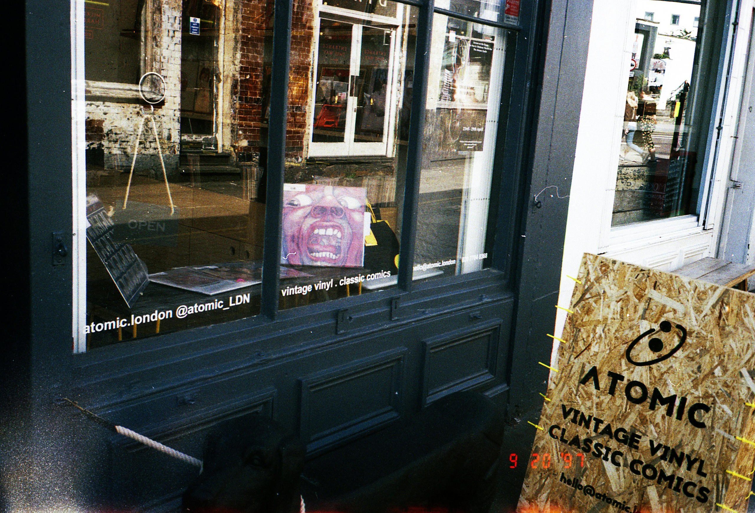 Analog London. Iraogo