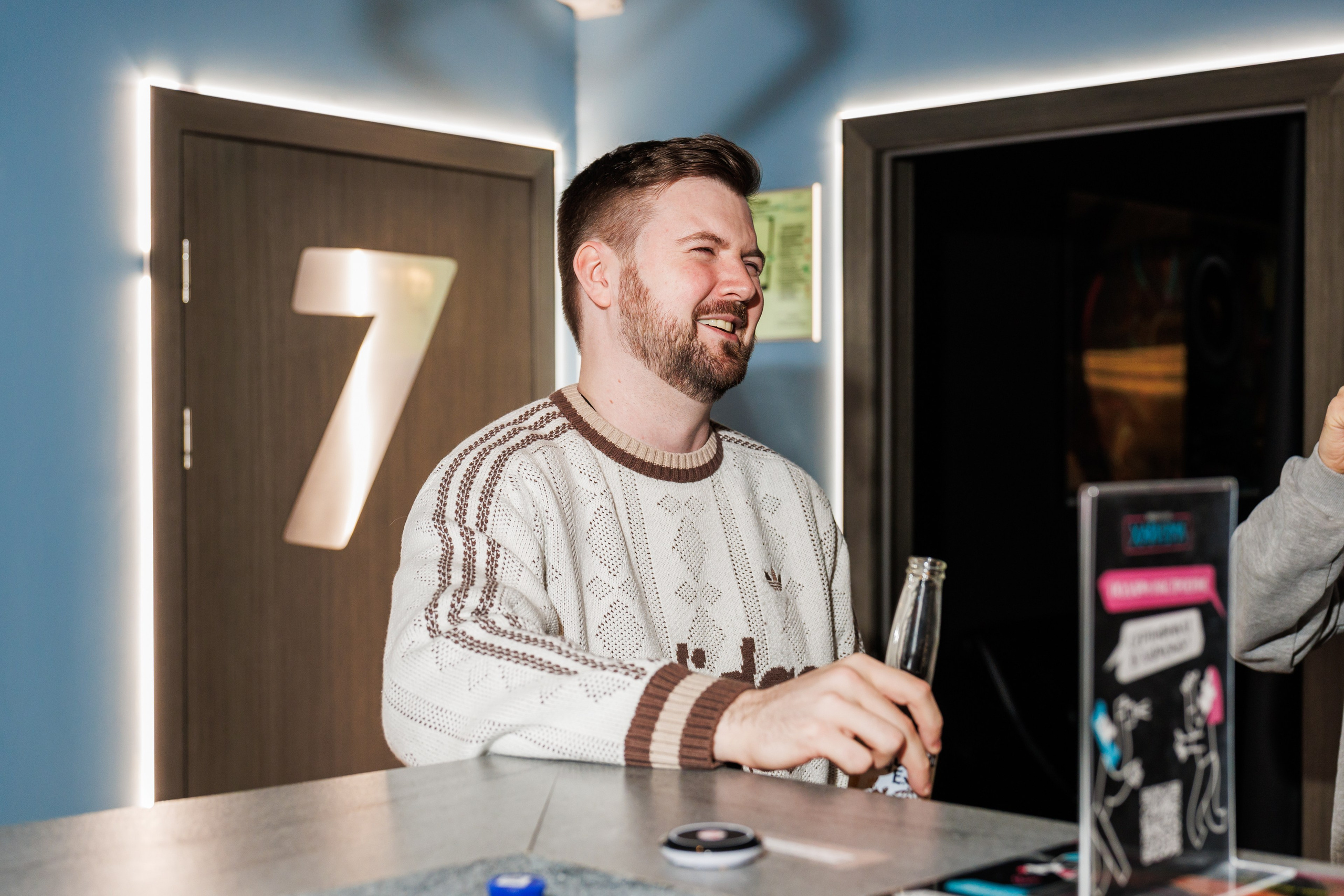 Вечеринка в караоке. Фотограф в Москве Дмитрий Емельянов