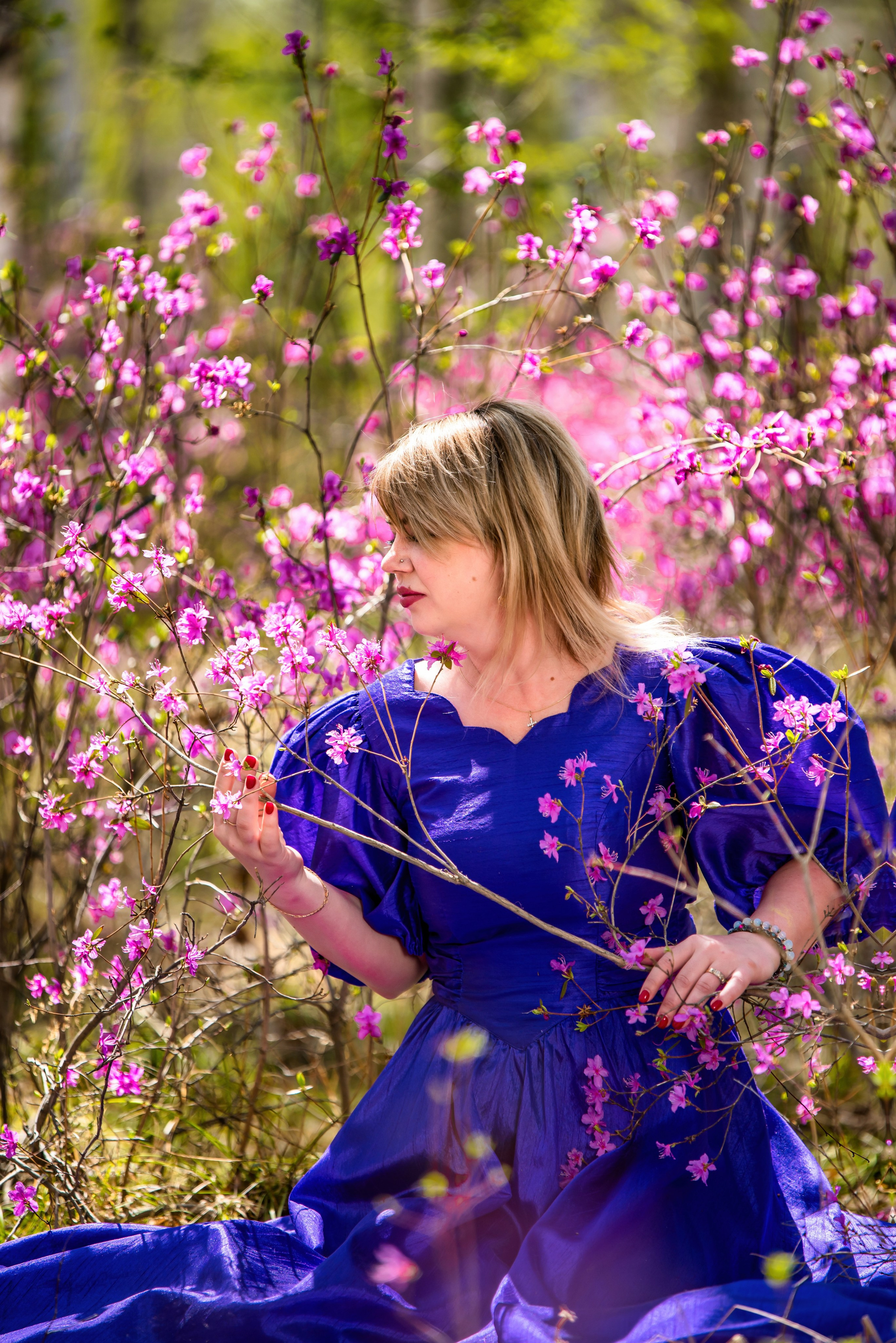 Фиолетовое парчовое платье принцессы для фотосессии в иркутске