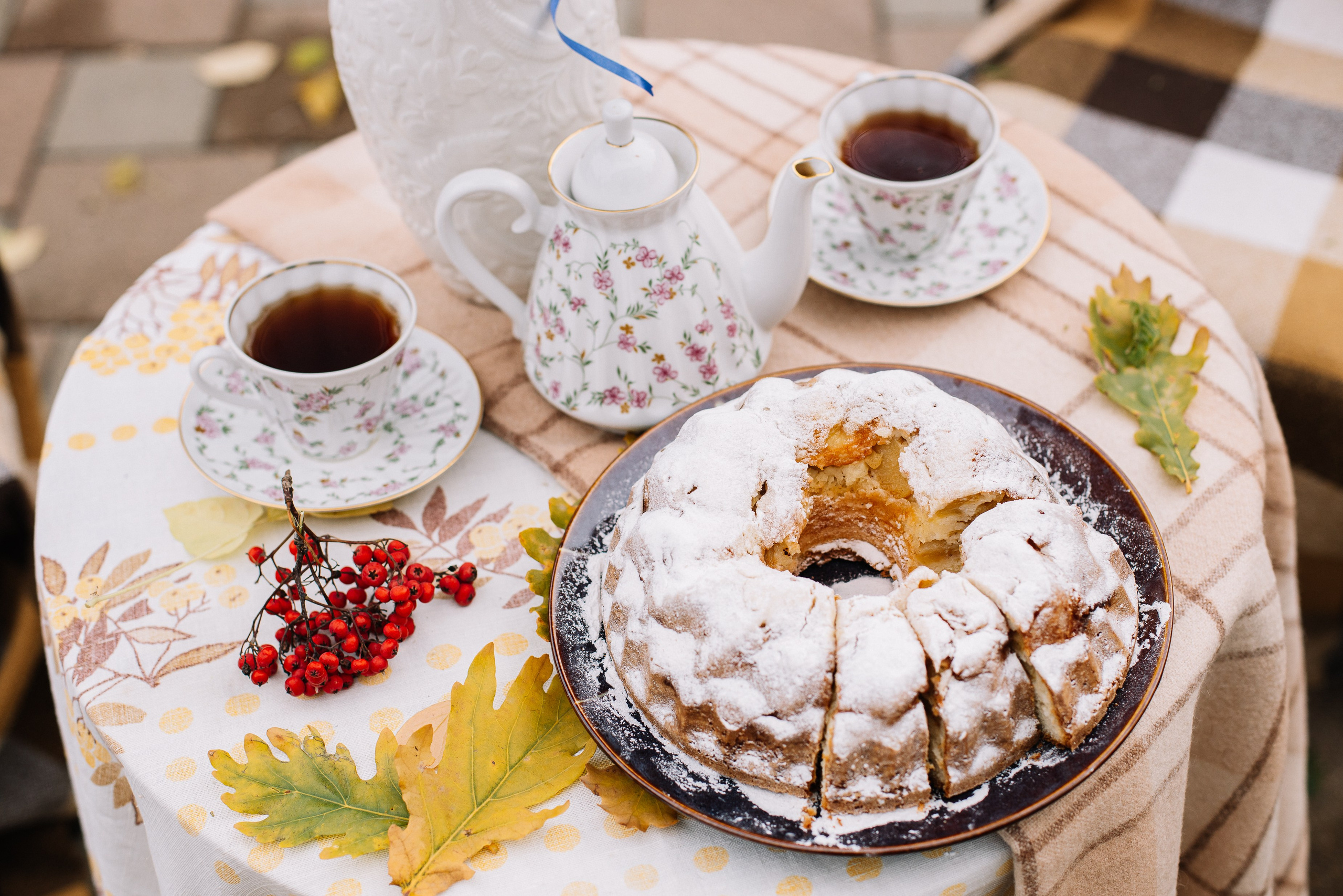 Покров в храме Иоанна Предтечи. Семейный фотограф Трусова Евгения в Екатеринбурге