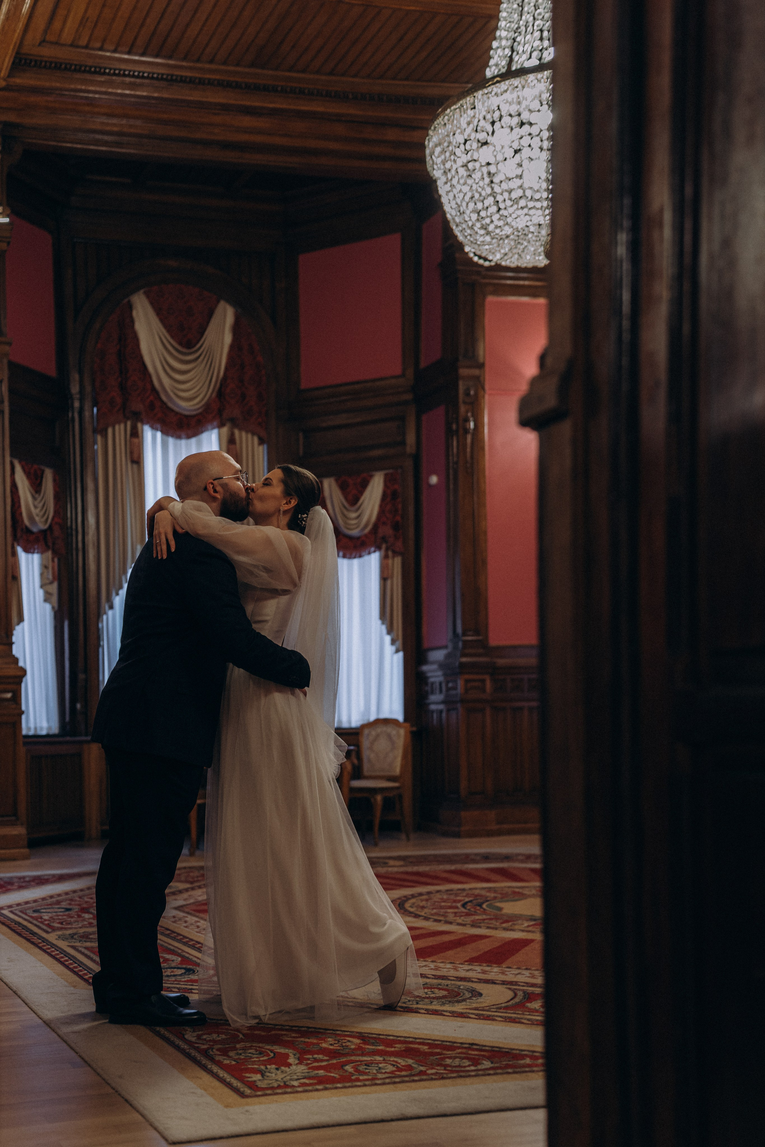 СВАДЕБНАЯ СЬЕМКА ВО ВТОРОМ ДВОРЦЕ (ДЕКАБРЬ) ТАКЖЕ СЬЕМКА В СТУДИИ НА ЧЕРНЫШЕВСКОЙ. Профессиональный фотограф, Санкт-Петербург — Виктория Богомолова