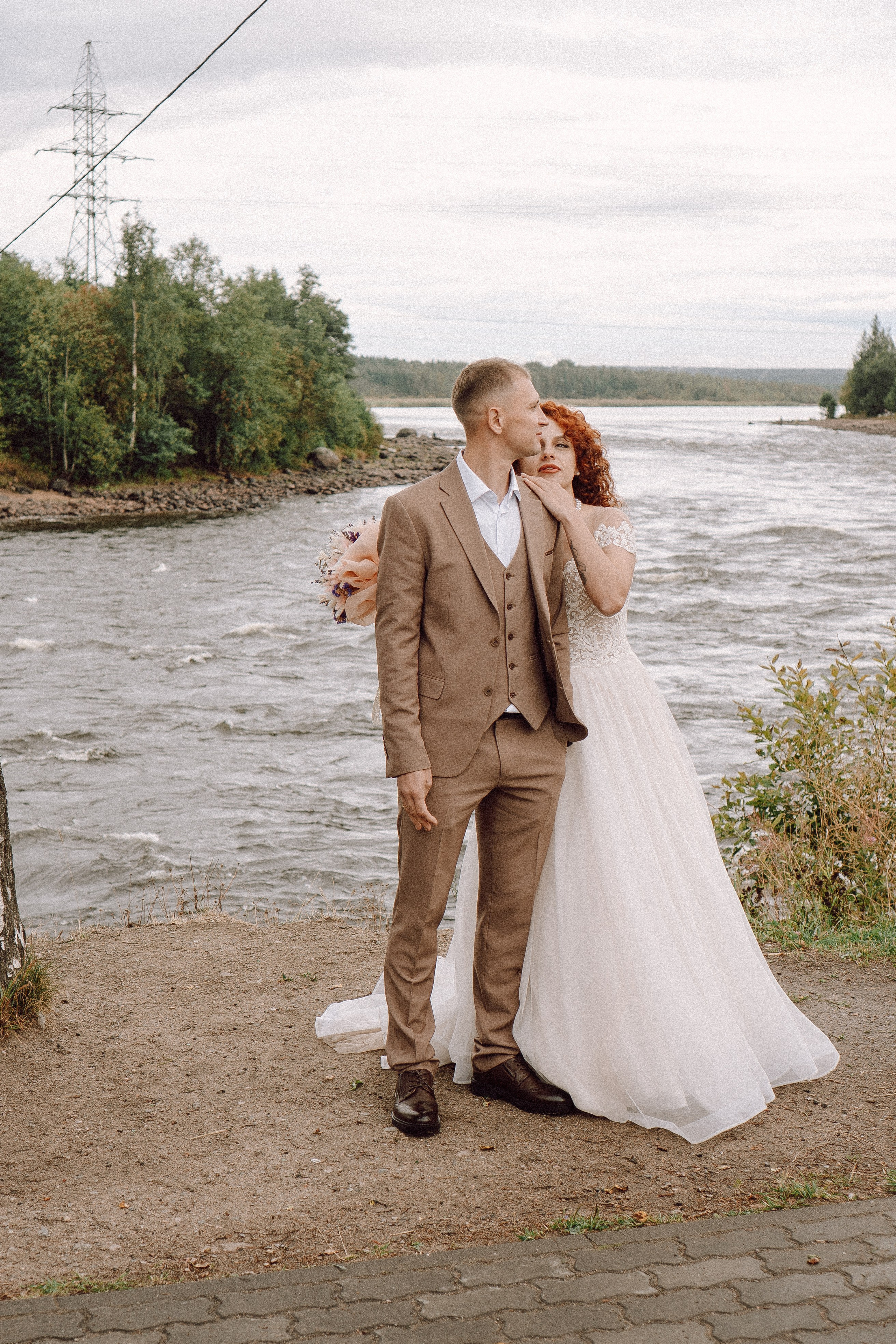 СВАДЕБНАЯ ФОТОСЕССИИЯ ПАРЫ В ГОРОДЕ ПРИОЗЕРСК В СОСНОВОМ ЛЕСУ И С ПИКАПОМ. Профессиональный фотограф, Санкт-Петербург — Виктория Богомолова