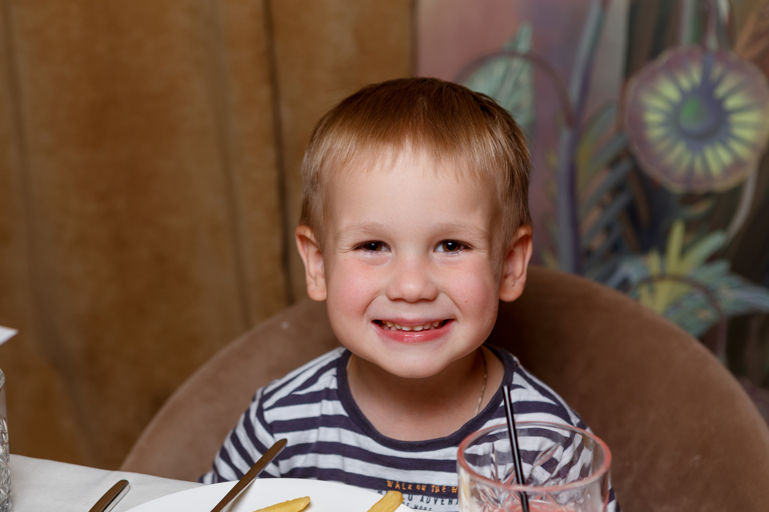 Фотограф на детский день рождения в Москве в детском центре. Репортажный фотограф Москва Сергей Дружинин