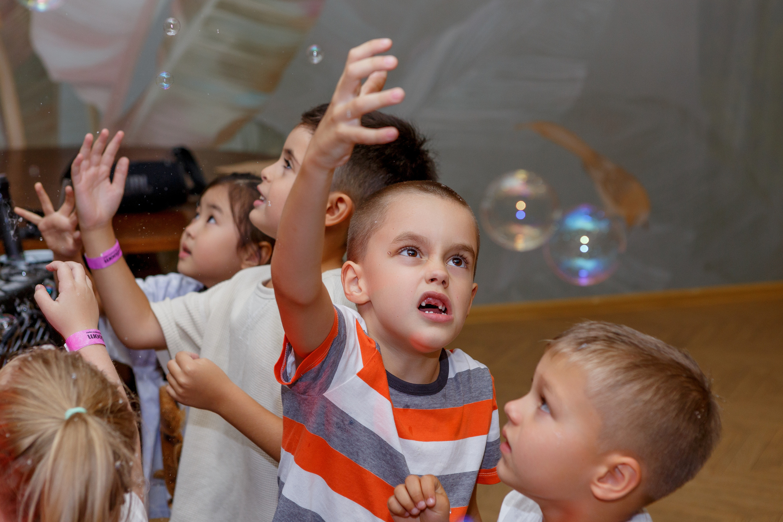 Фотограф на детский день рождения в Москве в детском центре. Репортажный фотограф Москва Сергей Дружинин