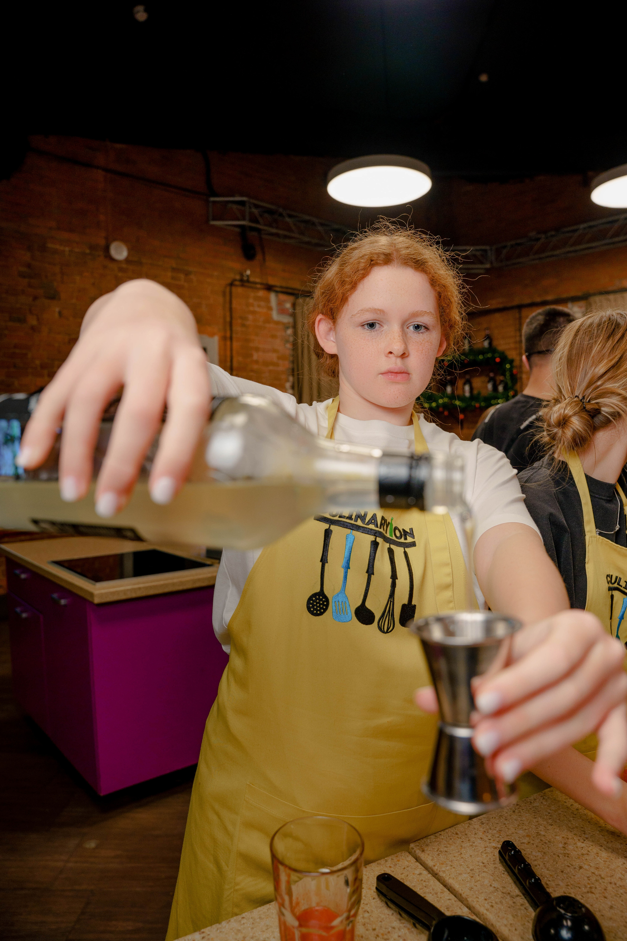 Фотограф на день рождения в кулинарной студии. Репортажный фотограф Москва Сергей Дружинин