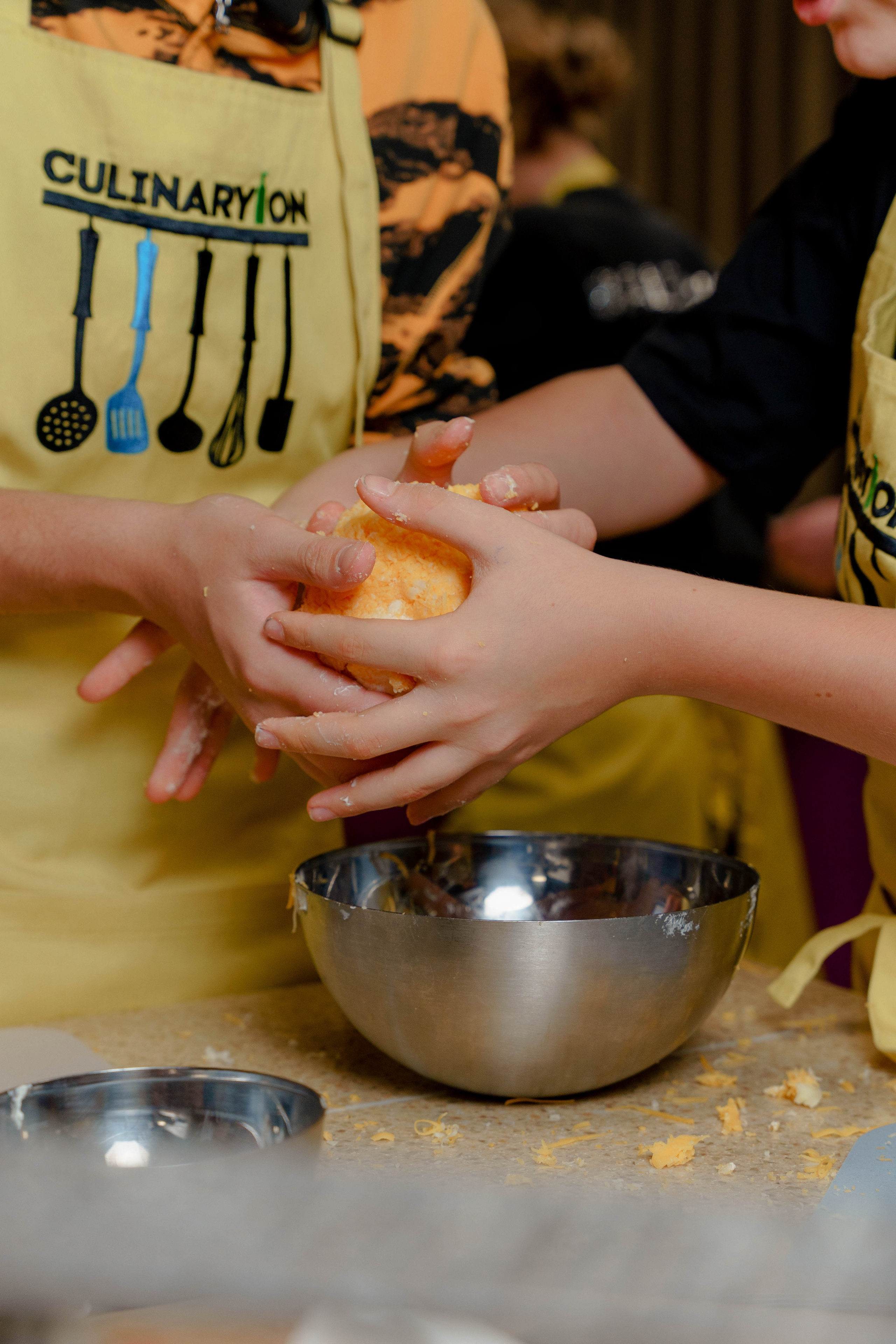 Фотограф на день рождения в кулинарной студии. Репортажный фотограф Москва Сергей Дружинин