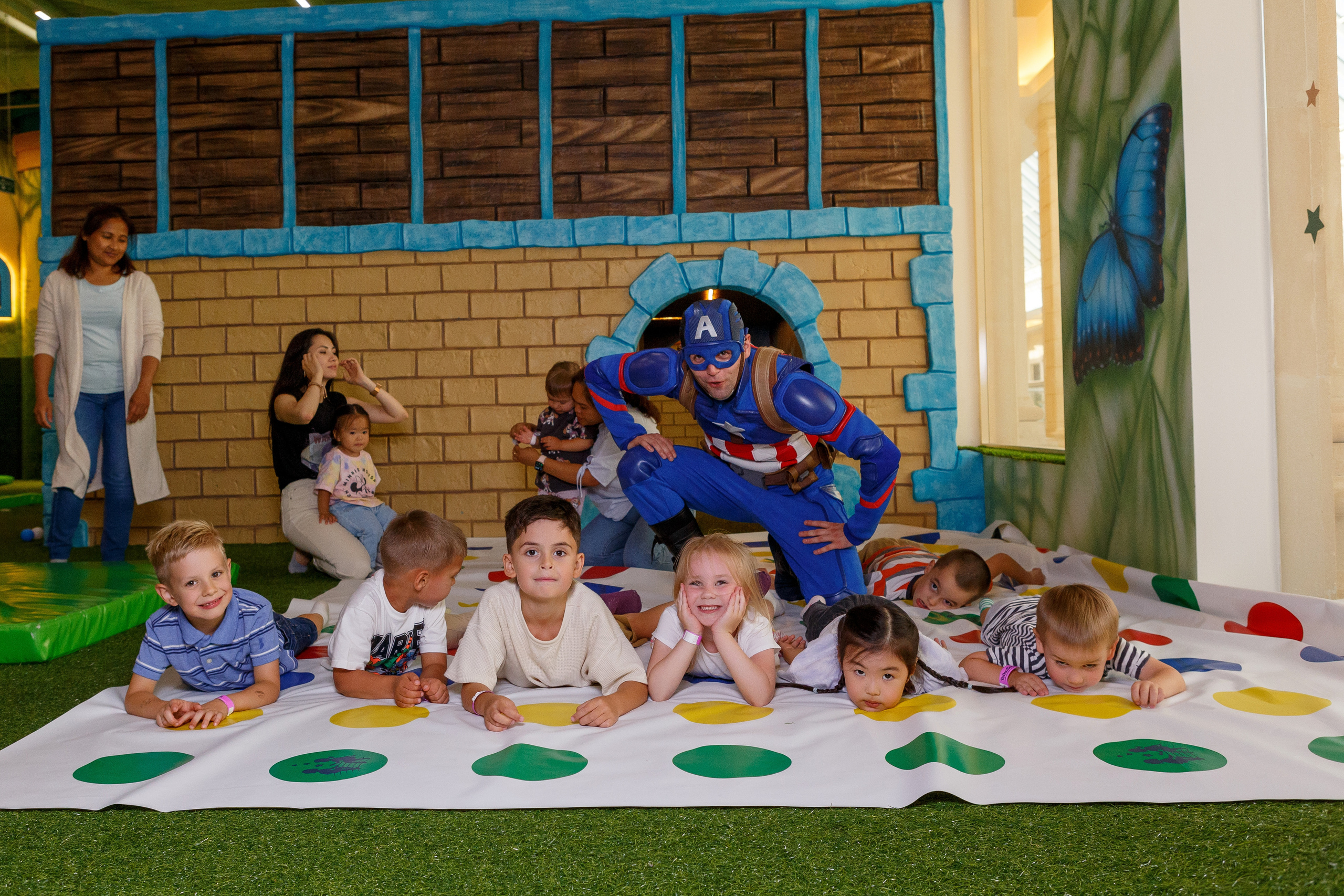 Фотограф на детский день рождения в Москве в детском центре. Репортажный фотограф Москва Сергей Дружинин