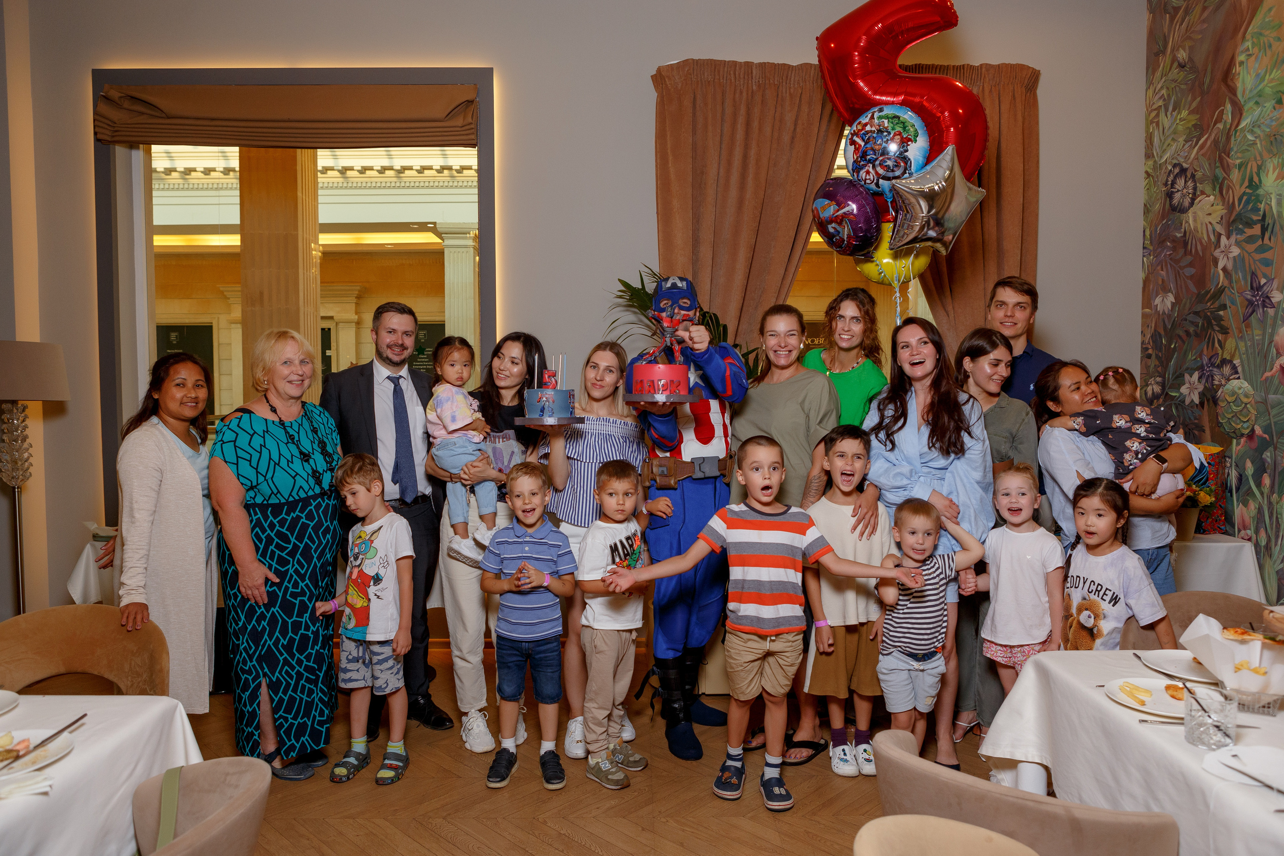 Фотограф на детский день рождения в Москве в детском центре. Репортажный фотограф Москва Сергей Дружинин