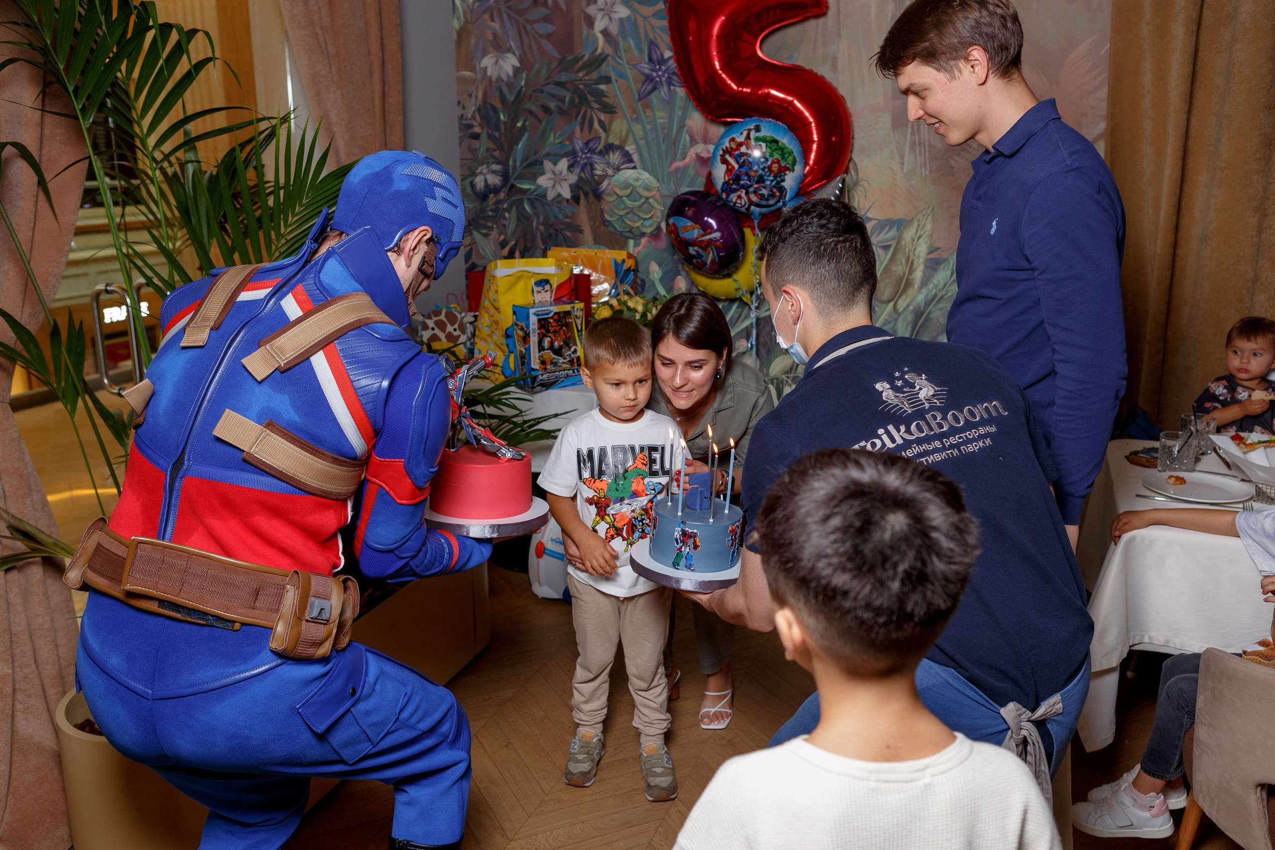 Фотограф на детский день рождения в Москве в детском центре. Репортажный фотограф Москва Сергей Дружинин